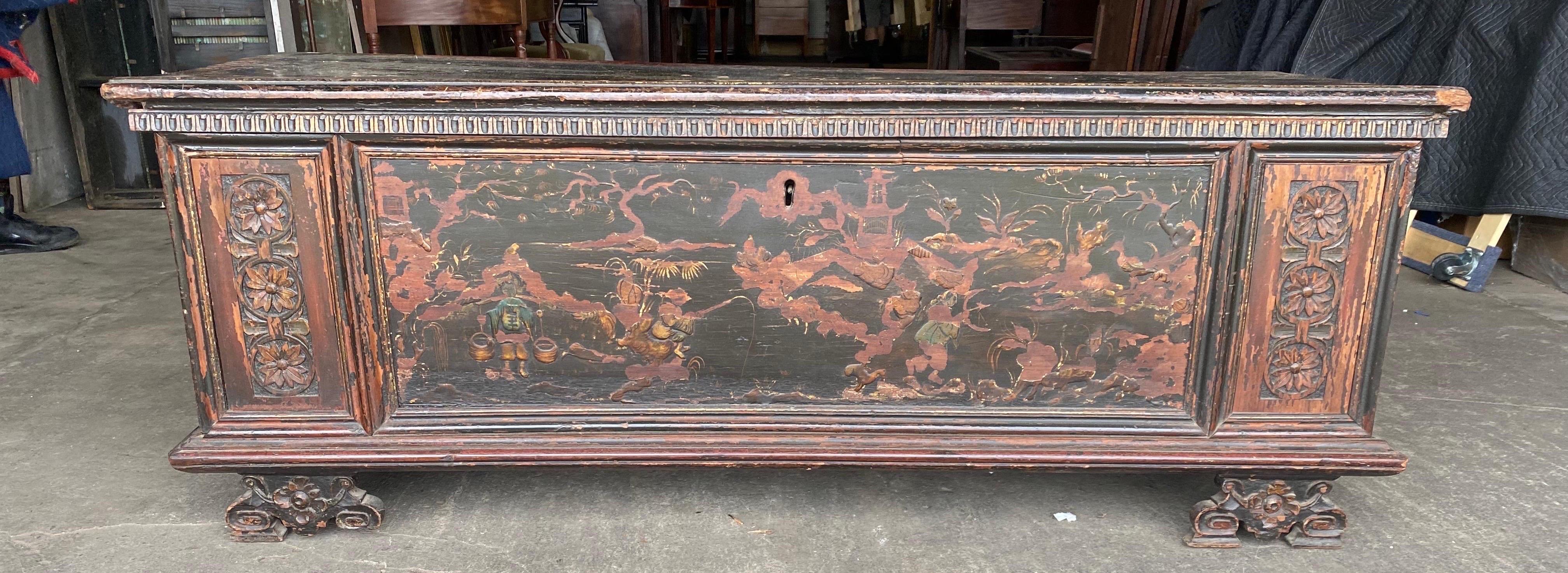 Late 17th- Early 18th Century Italian Cassone with Chinoiserie Decoration For Sale 3