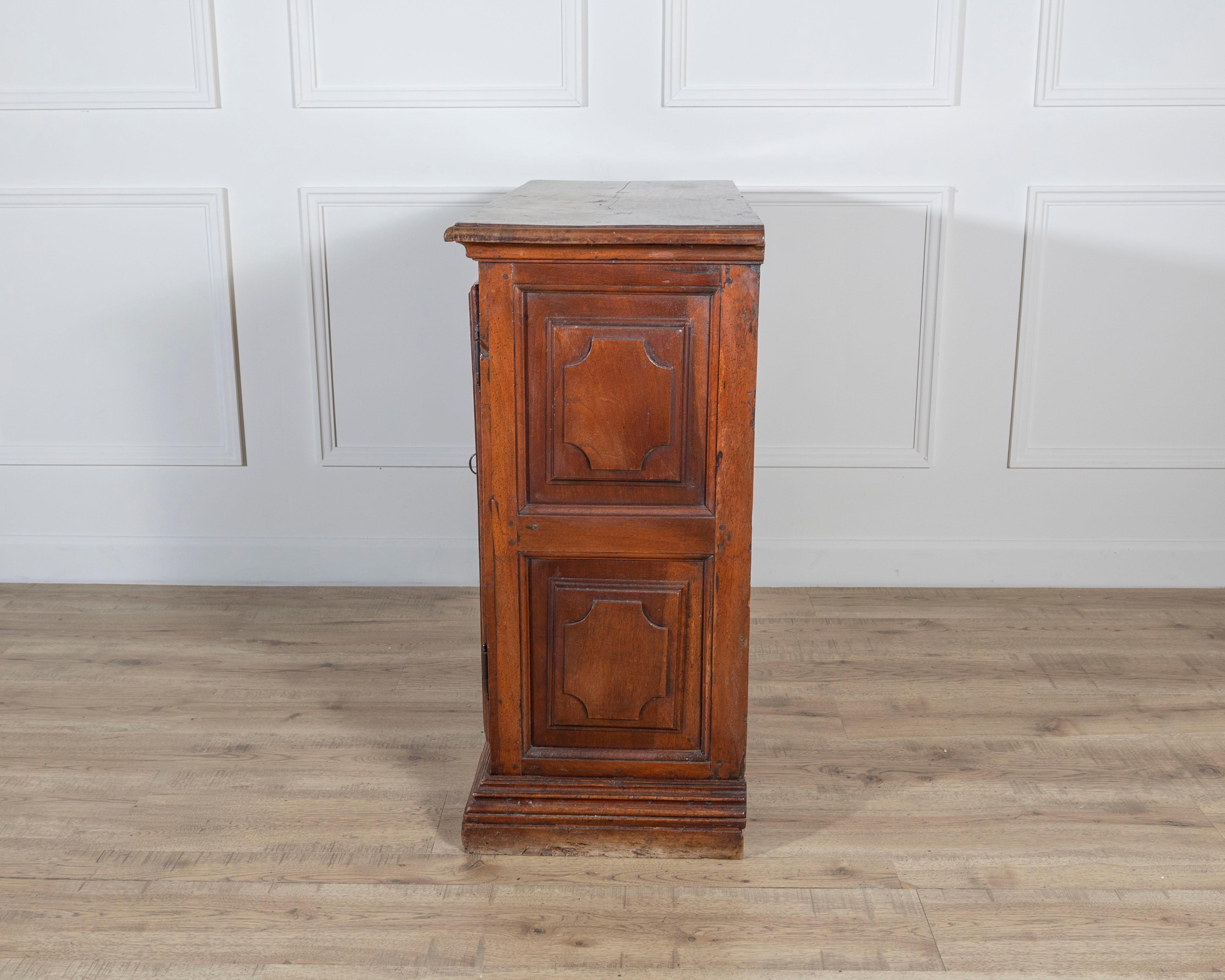 Late 17th–Early 18th Century Northern Italian Walnut Sideboard For Sale 7