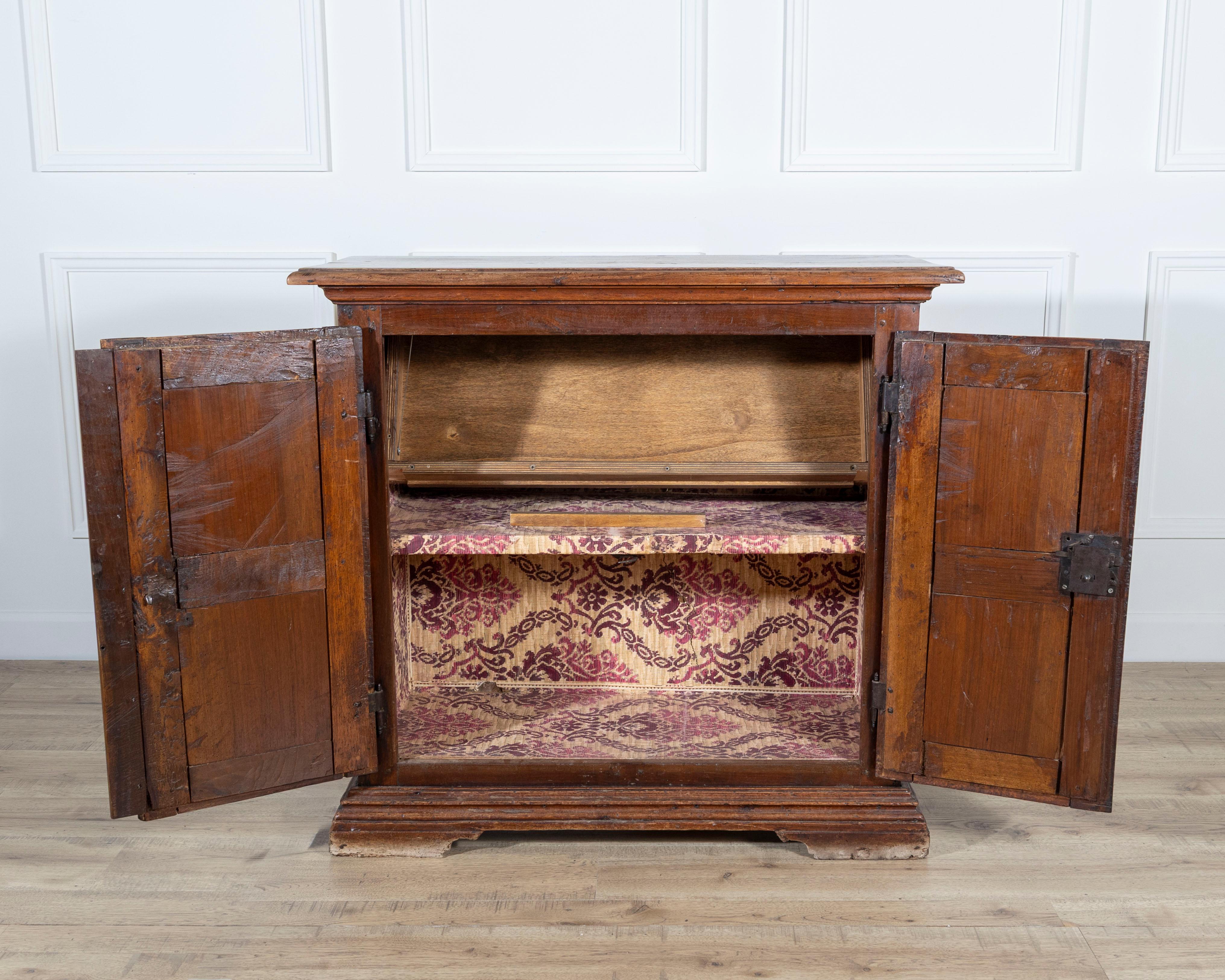Late 17th–Early 18th Century Northern Italian Walnut Sideboard For Sale 3