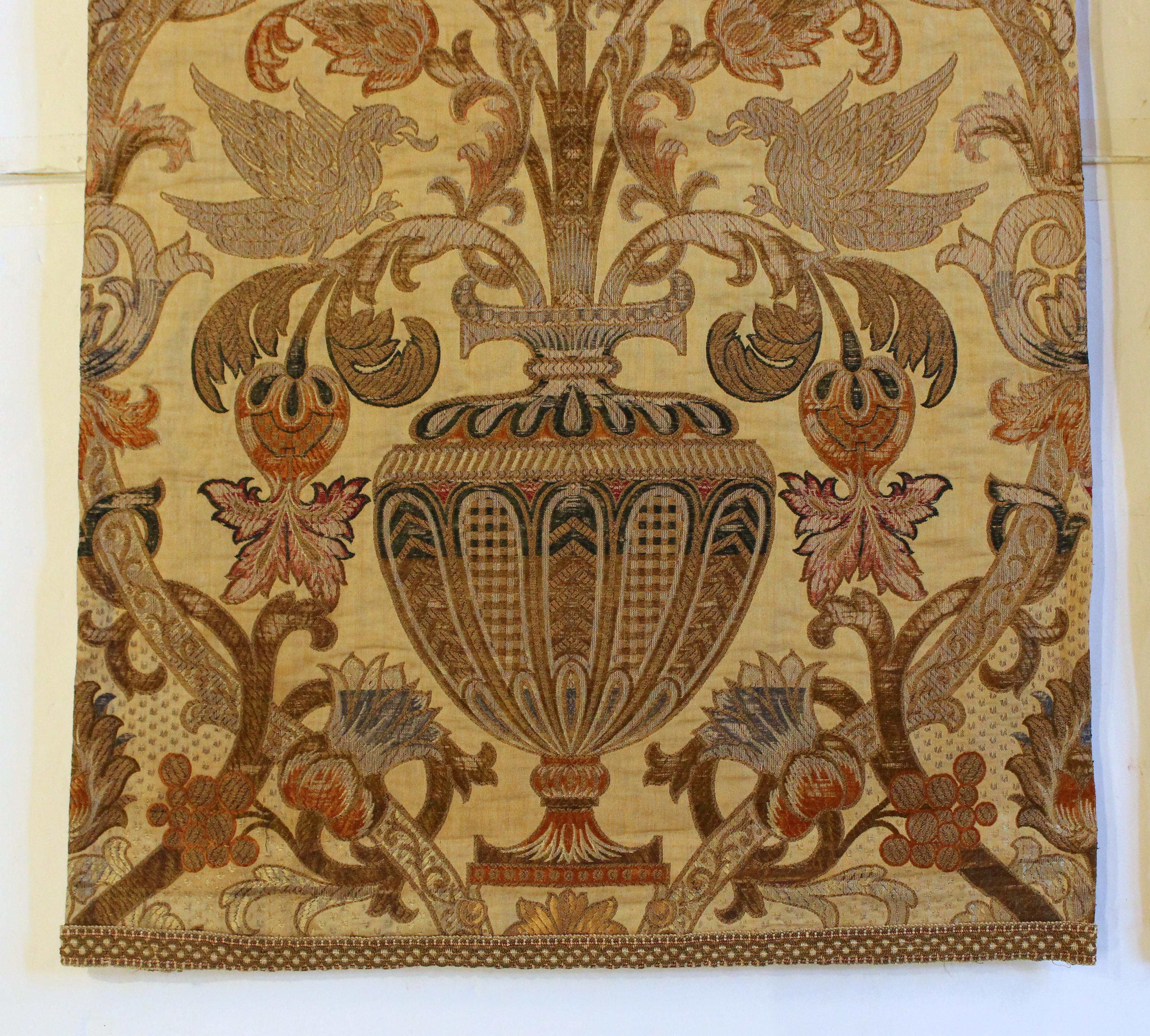 Late 17th-Early 18th Century Pair of French Needlework In Good Condition In Chapel Hill, NC