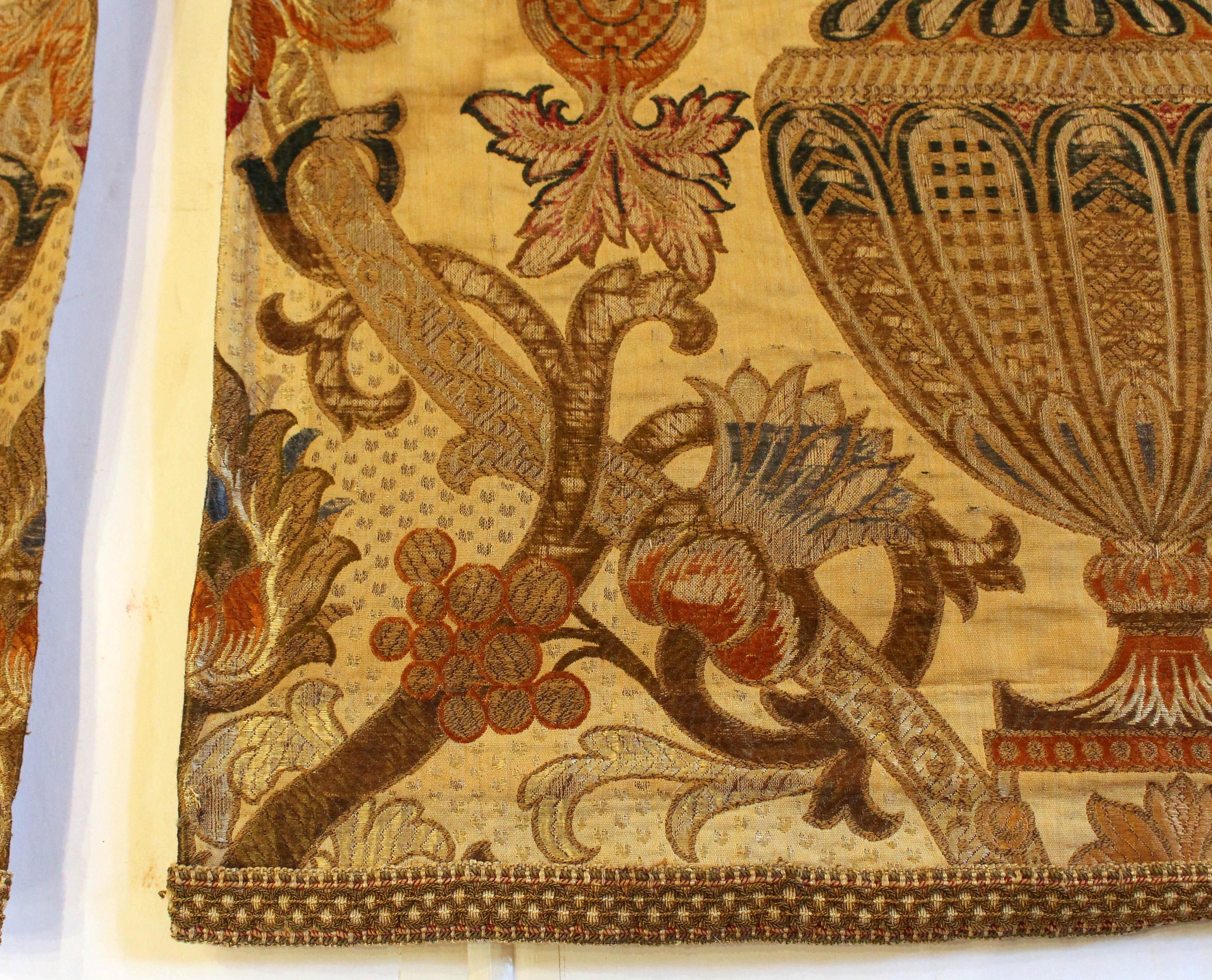 Late 17th-Early 18th Century Pair of French Needlework 1