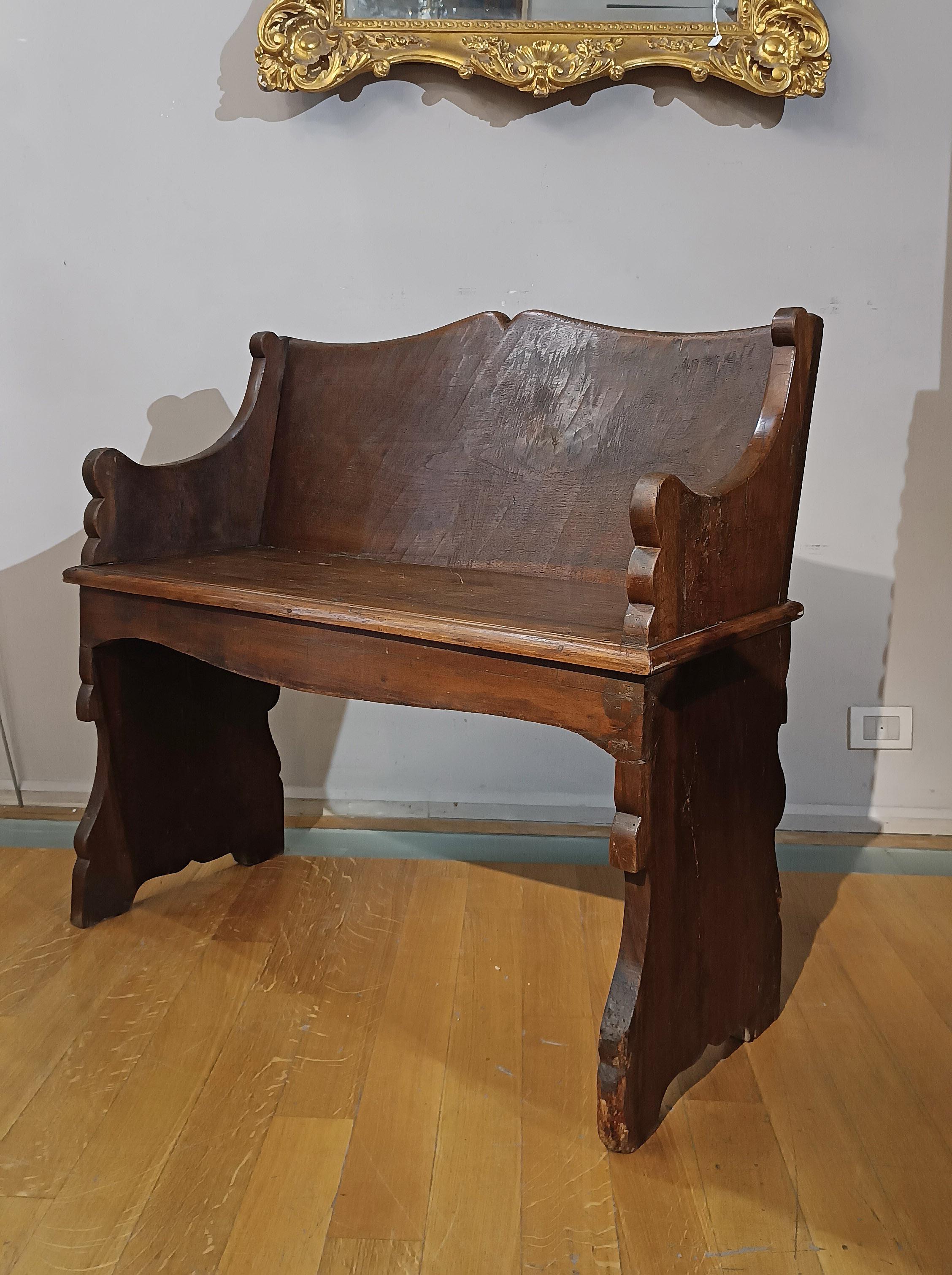 LATE 17th-EARLY 18th CENTURY PAIR OF LOUIS XIV WALNUT BENCHES For Sale 4