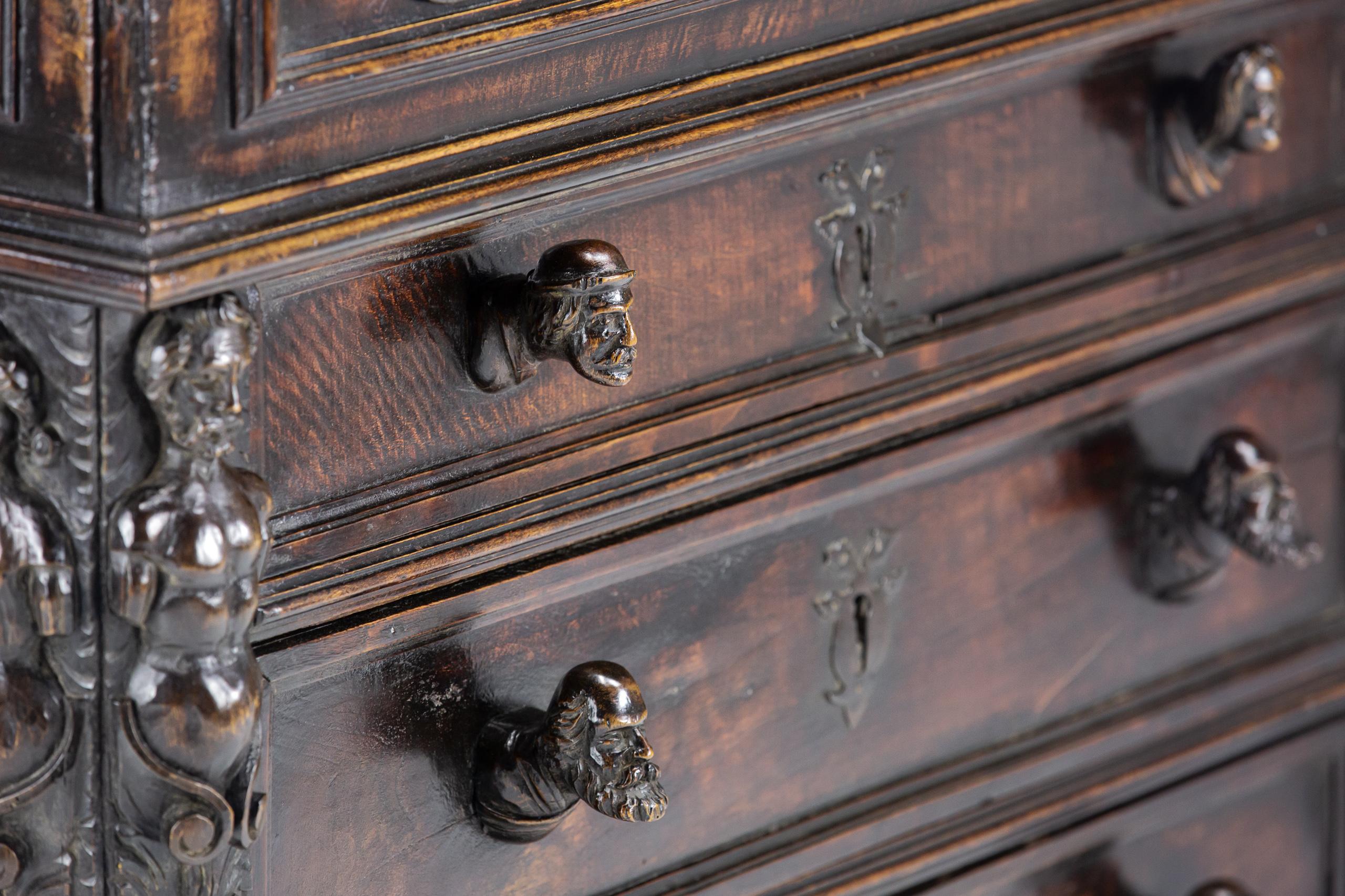 Late 17th or Early 18th Century Walnut Bambocci Commode For Sale 3