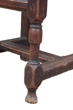 Late 17th to Early 18th Century French Provincial Lorraine Oak Chair nr 2