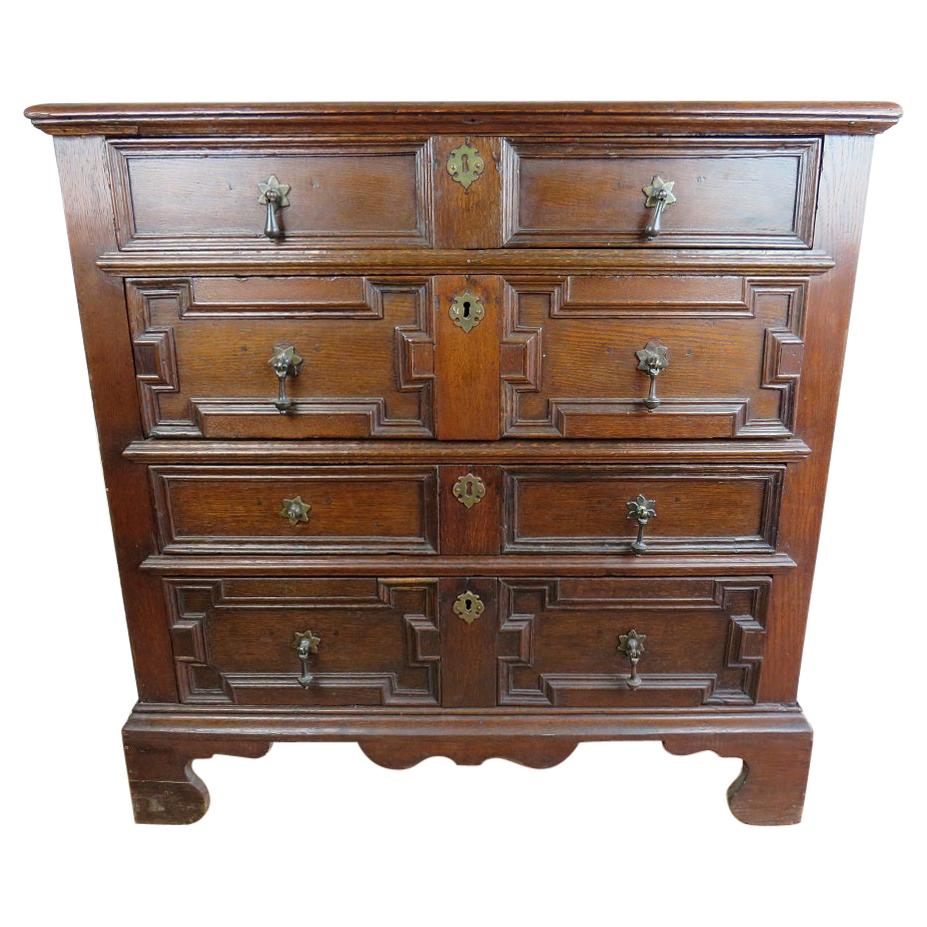 Late 17th to Early 18th Century Oak Chest of Drawers For Sale