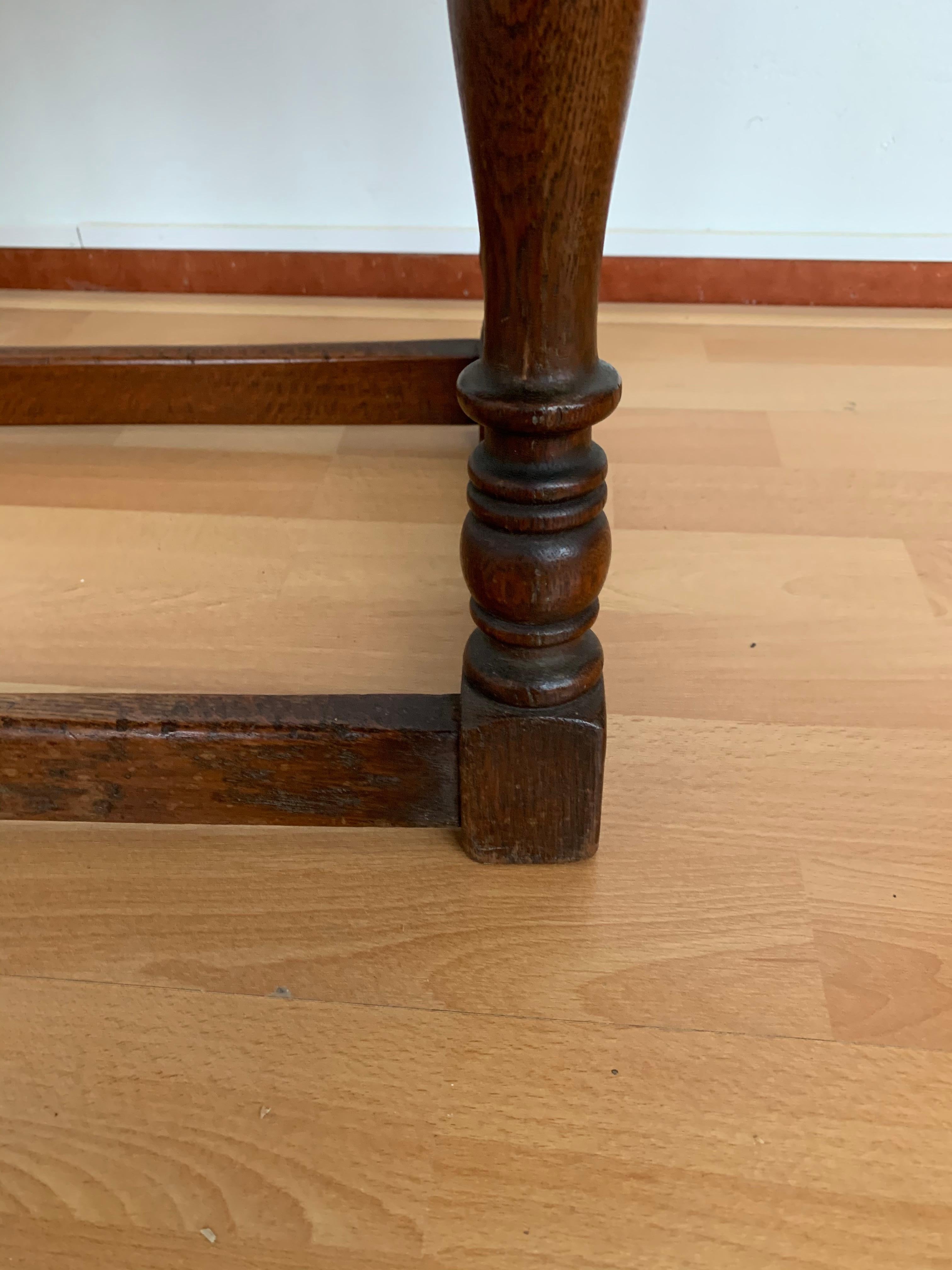 Antique Handcrafted and Stable Solid Oak & Great Patina Joint Stool Or Table In Excellent Condition For Sale In Lisse, NL