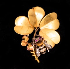 Late 1800s French Art Nouveau Bumble Bee & 4 Leaf Clover 18K Gold Diamond Brooch