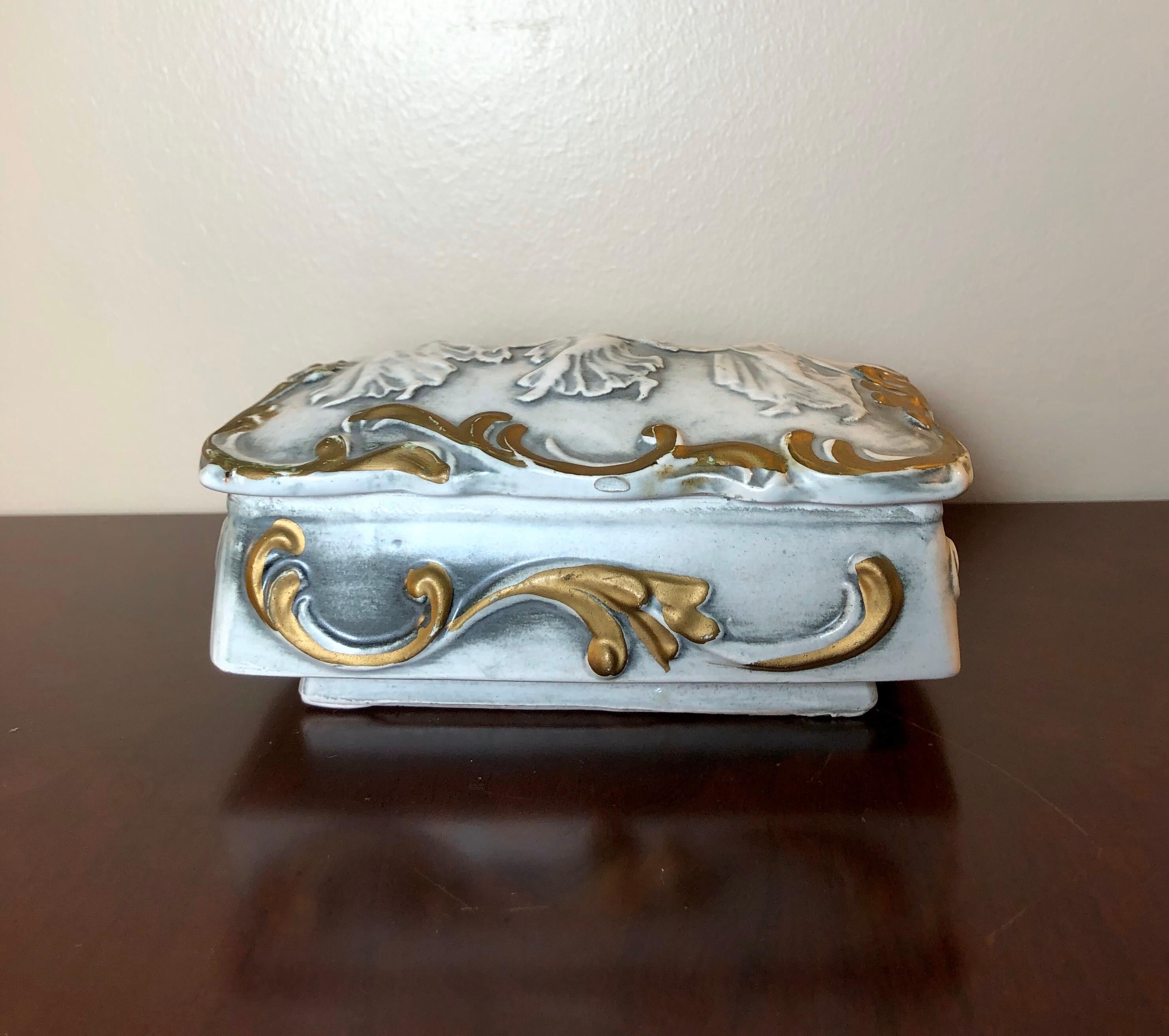 Late 1800s French Bisque Porcelain Gilt Trinket Box with Trays, Three Graces For Sale 6