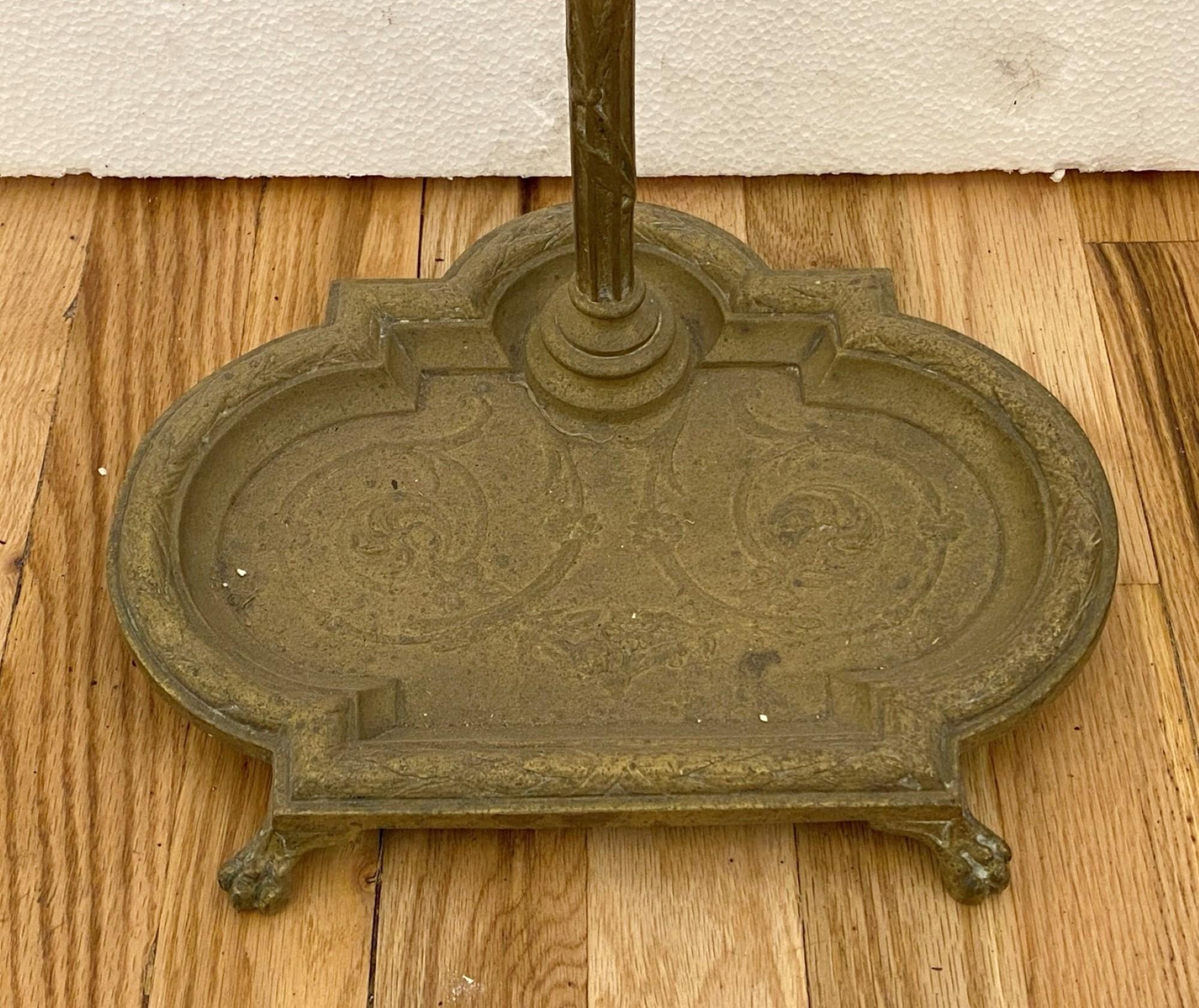 Französisches Kaminwerkzeug-Set aus Messing, außergewöhnlich detailliert, späte 1800er Jahre (Spätes 19. Jahrhundert)