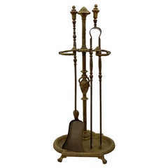 Französisches Kaminwerkzeug-Set aus Messing, außergewöhnlich detailliert, späte 1800er Jahre