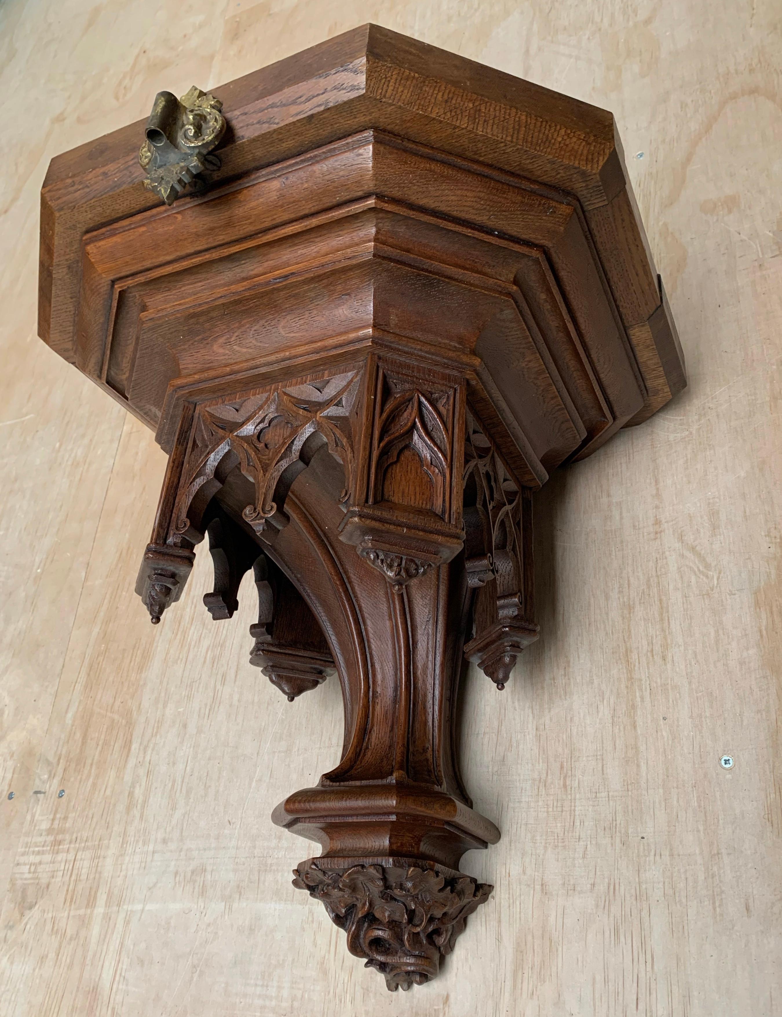 Great quality and condition Gothic Art wall console, bracket / sculpture stand. 

This monumental and architectural church bracket could be the perfect addition to your Gothic collection or interior. Over the decades we have made clients happy with