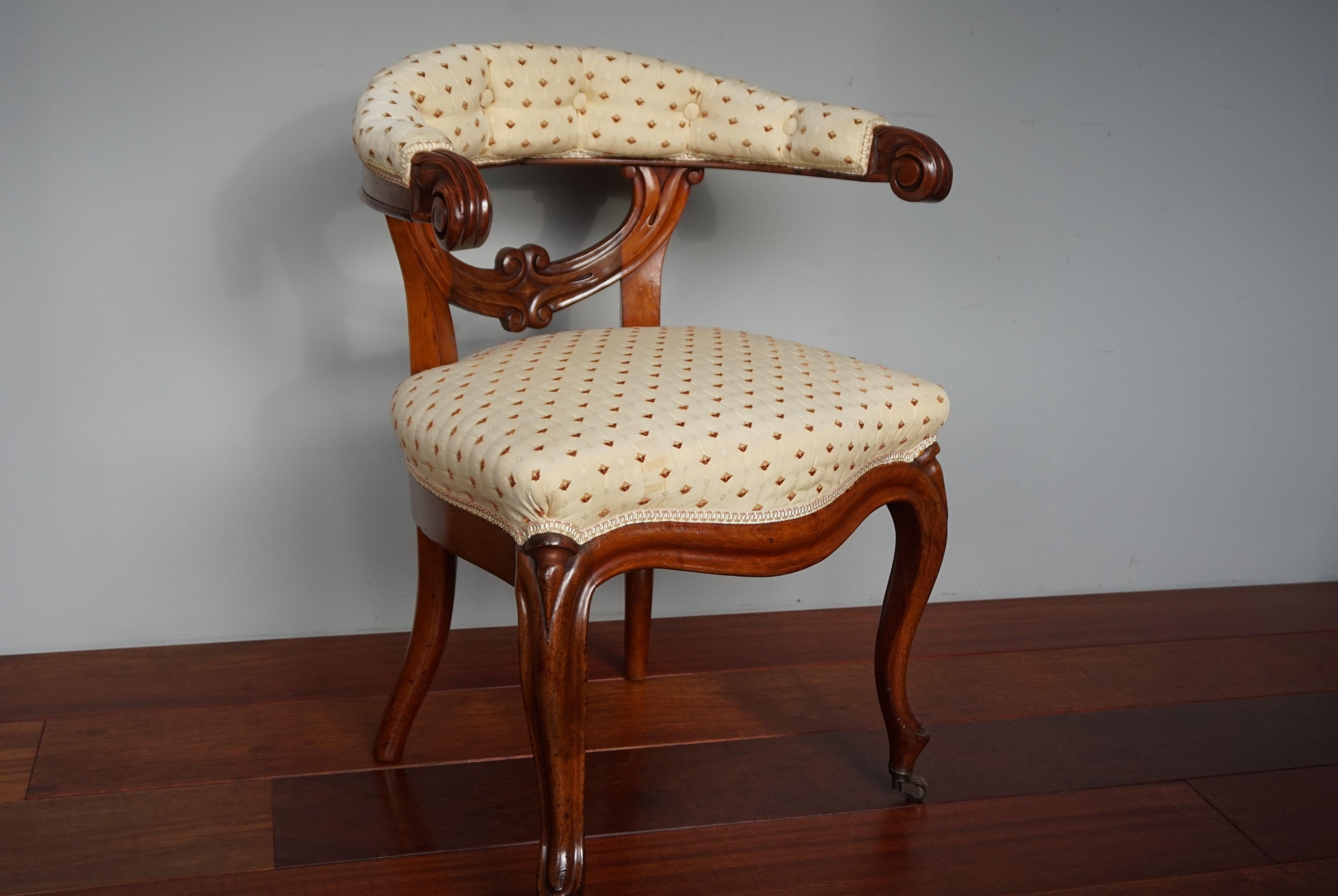 Late 1800s Hand Carved Solid Walnut Ladies Desk Chair with Perfect Upholstery For Sale 4