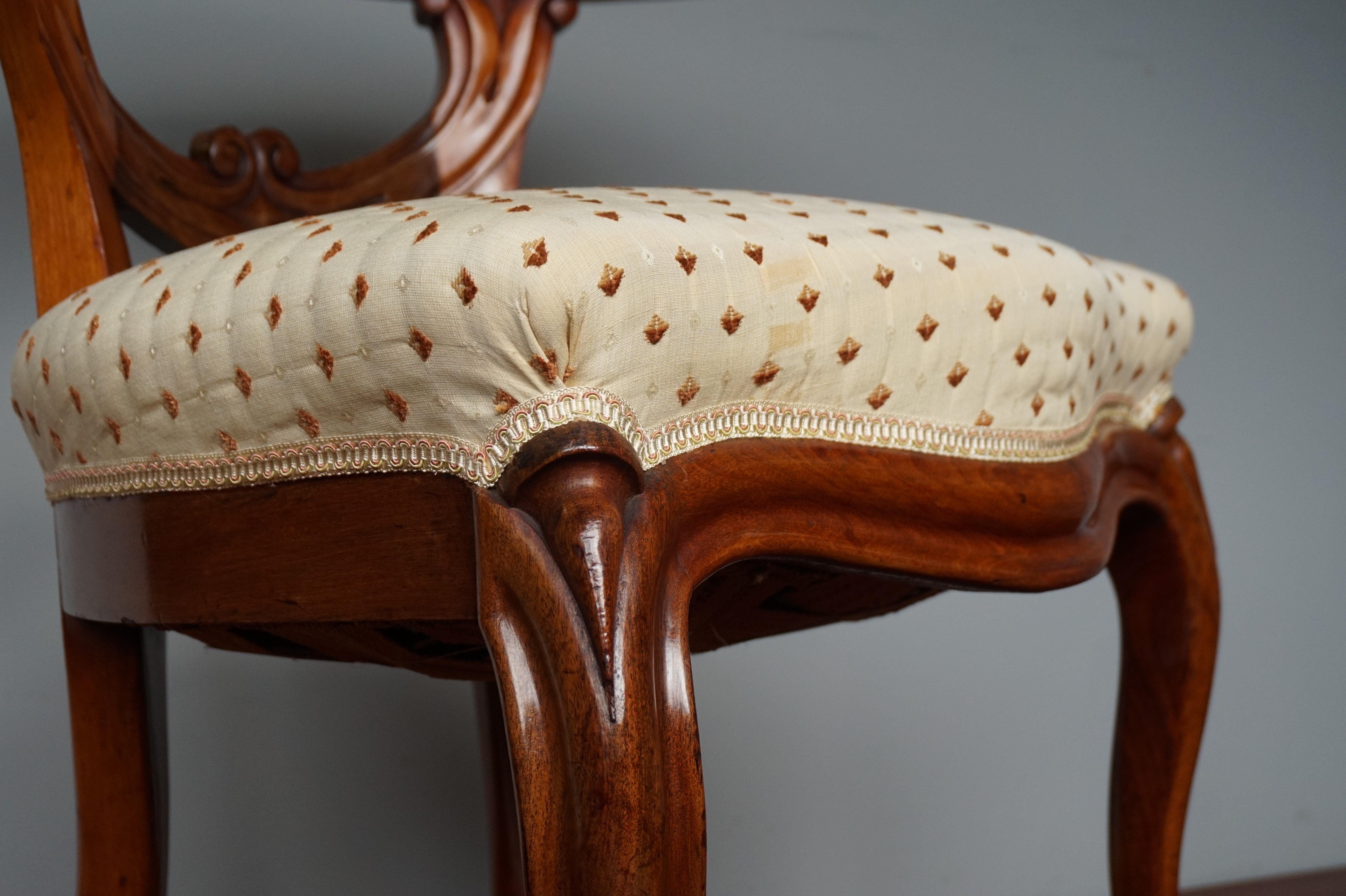 Late 1800s Hand Carved Solid Walnut Ladies Desk Chair with Perfect Upholstery For Sale 5