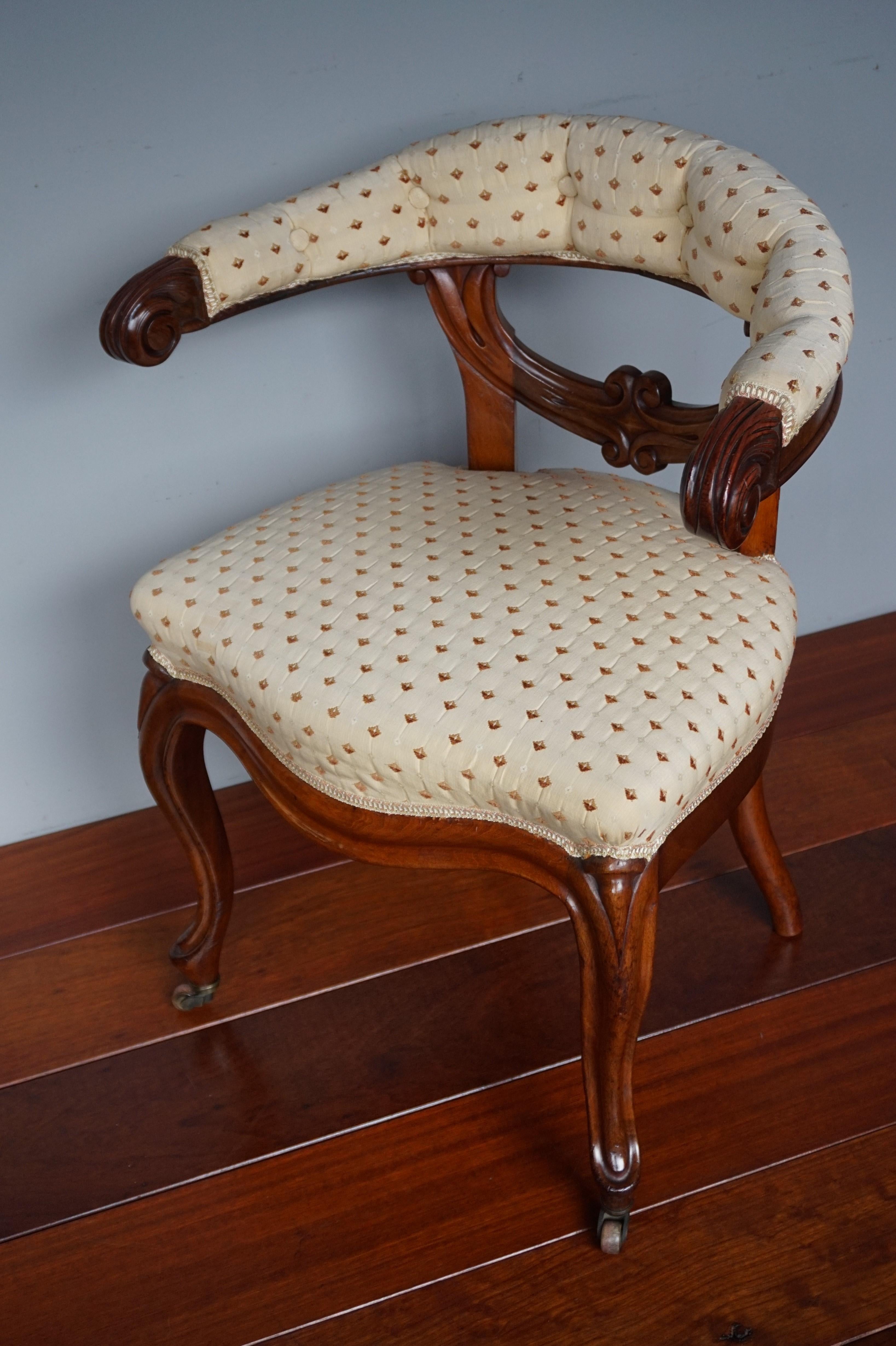 Late 1800s Hand Carved Solid Walnut Ladies Desk Chair with Perfect Upholstery For Sale 8