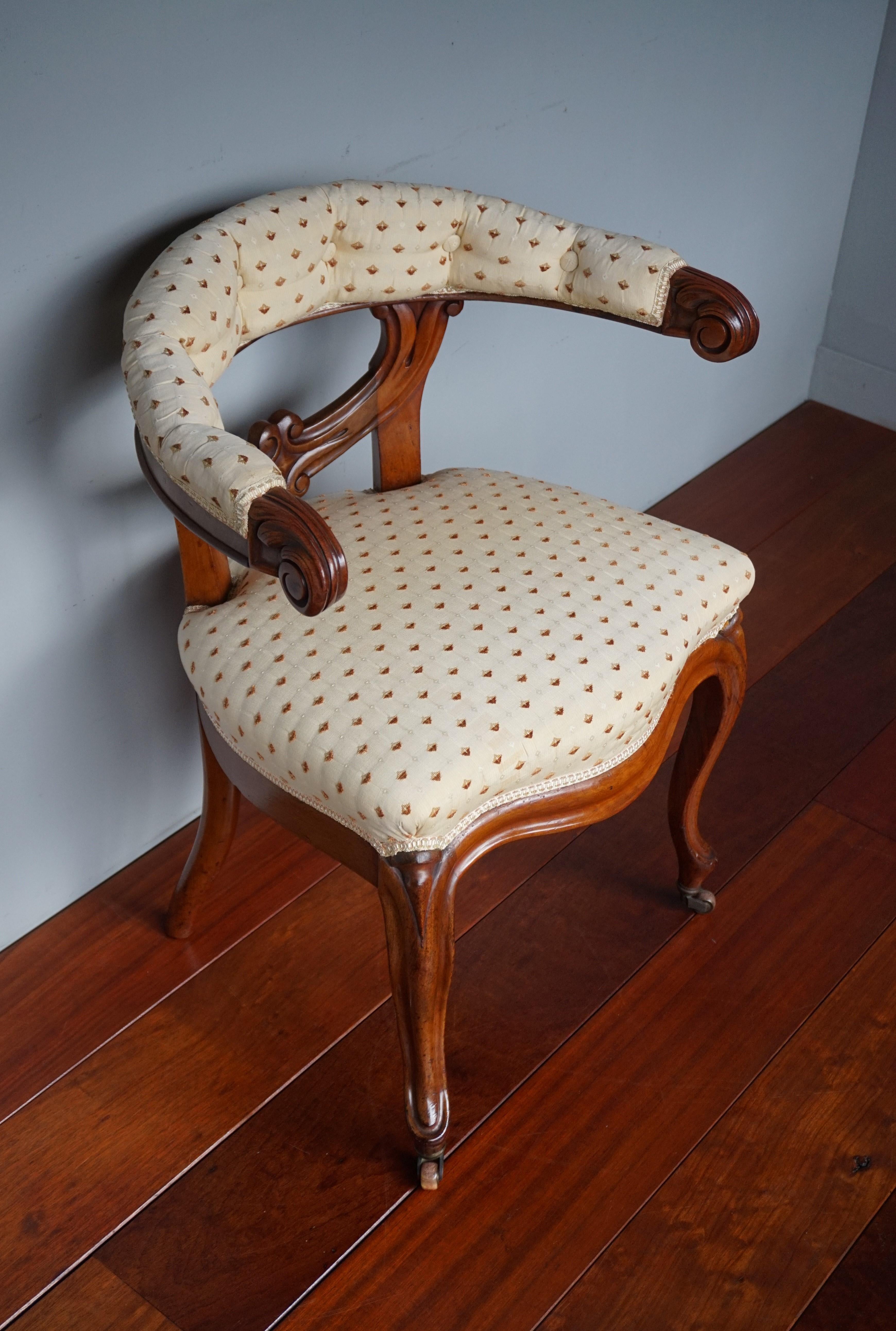 Late 1800s Hand Carved Solid Walnut Ladies Desk Chair with Perfect Upholstery For Sale 9