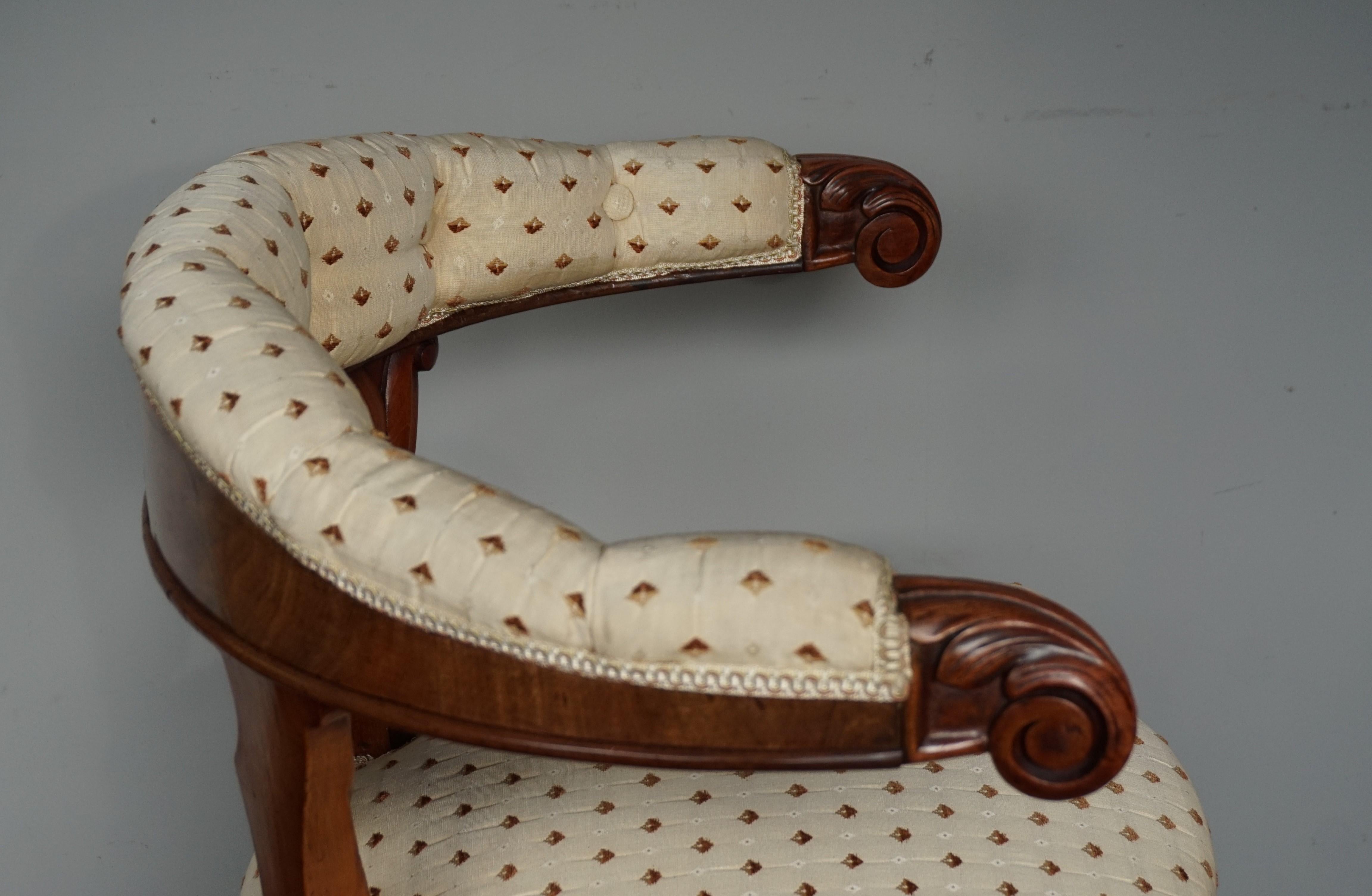 Late 1800s Hand Carved Solid Walnut Ladies Desk Chair with Perfect Upholstery In Good Condition For Sale In Lisse, NL