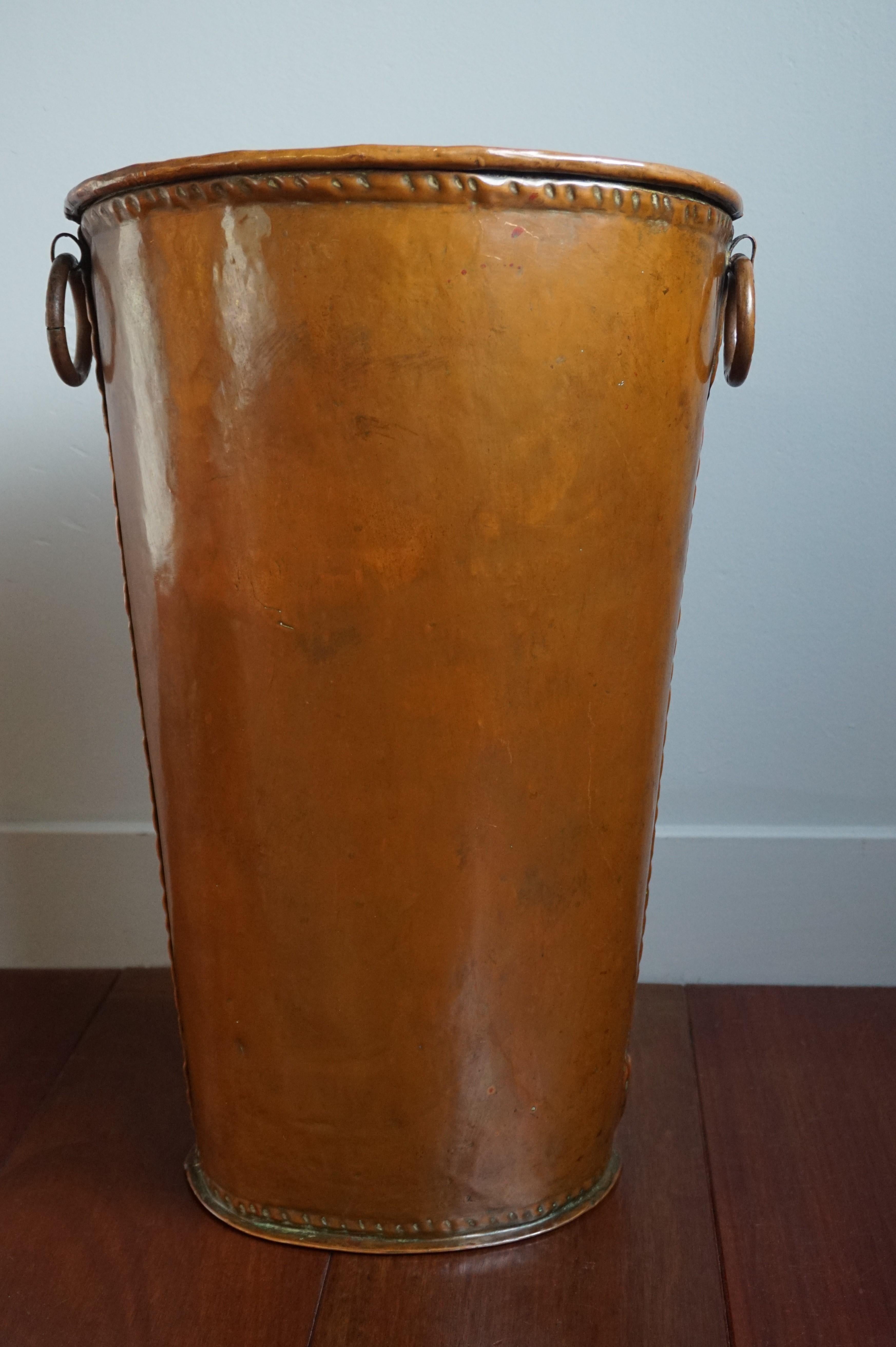 Late 1800s Handcrafted Copper Umbrella Stand Resembling Ancient Leather Bucket For Sale 6