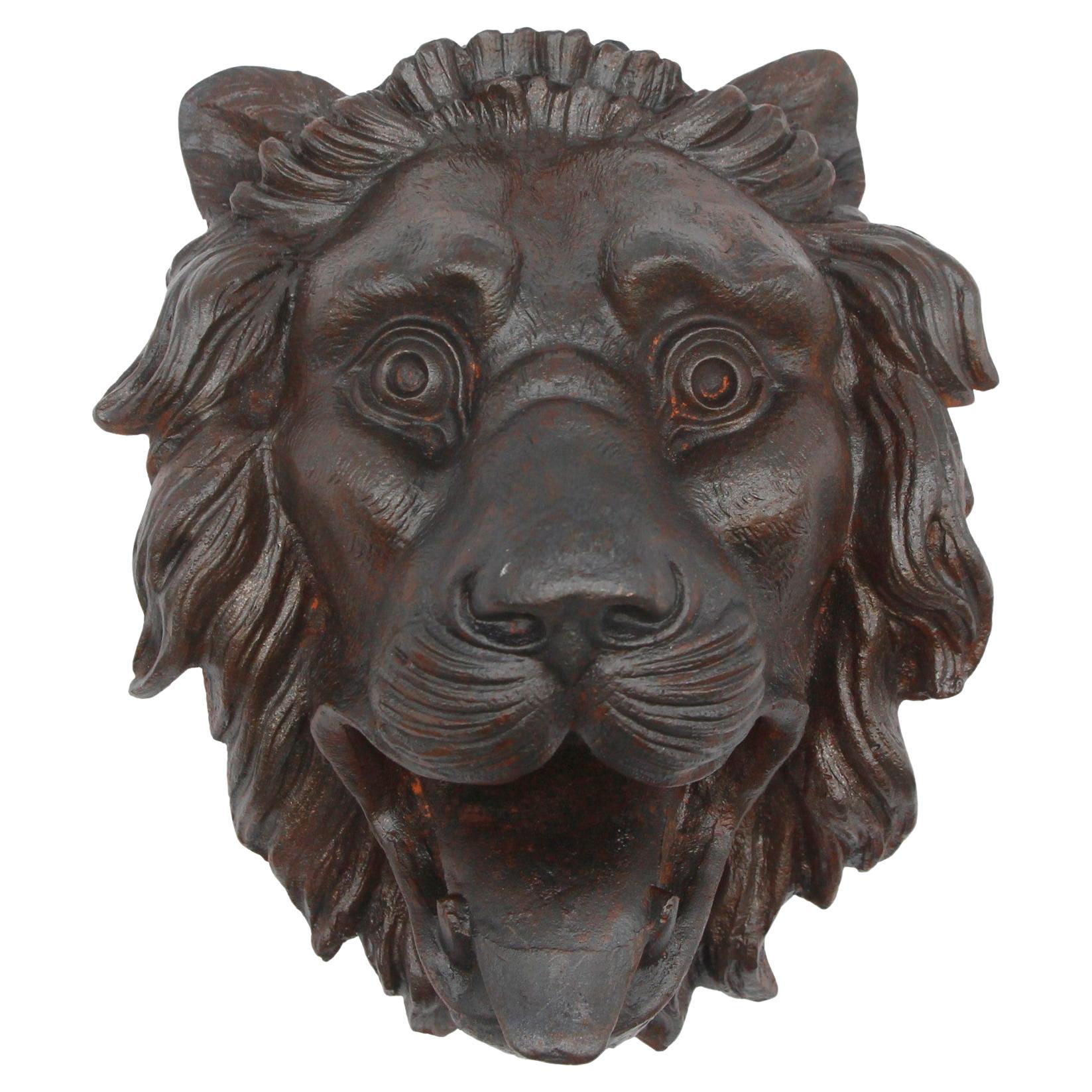 Ende 1800, schwerer, verzierter 3D-Löwenkopf aus schwarzem Gusseisen