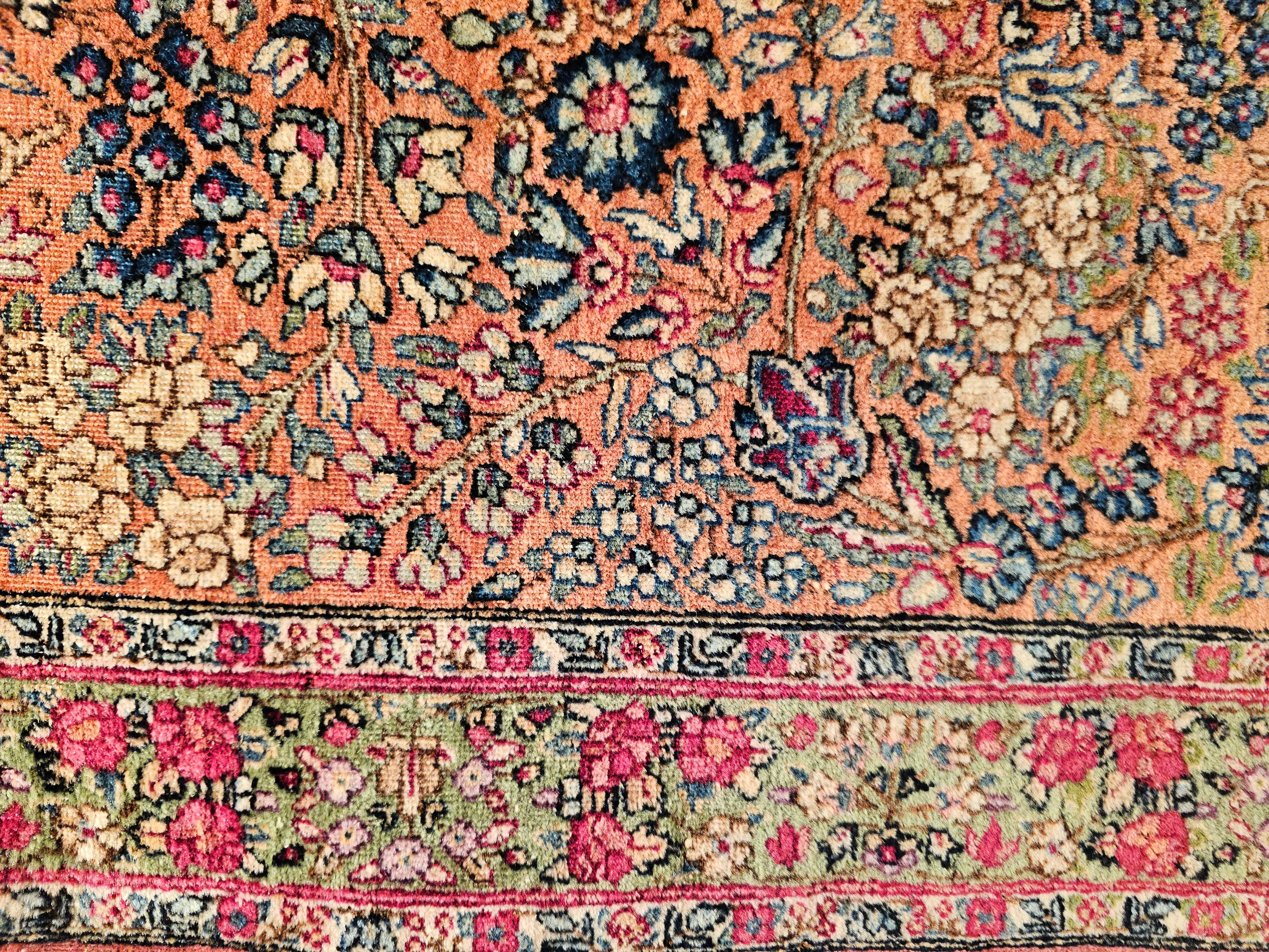 Tapis de couloir persan Kerman Lavar du 19ème siècle au motif floral intégral rouge rouille en vente 3
