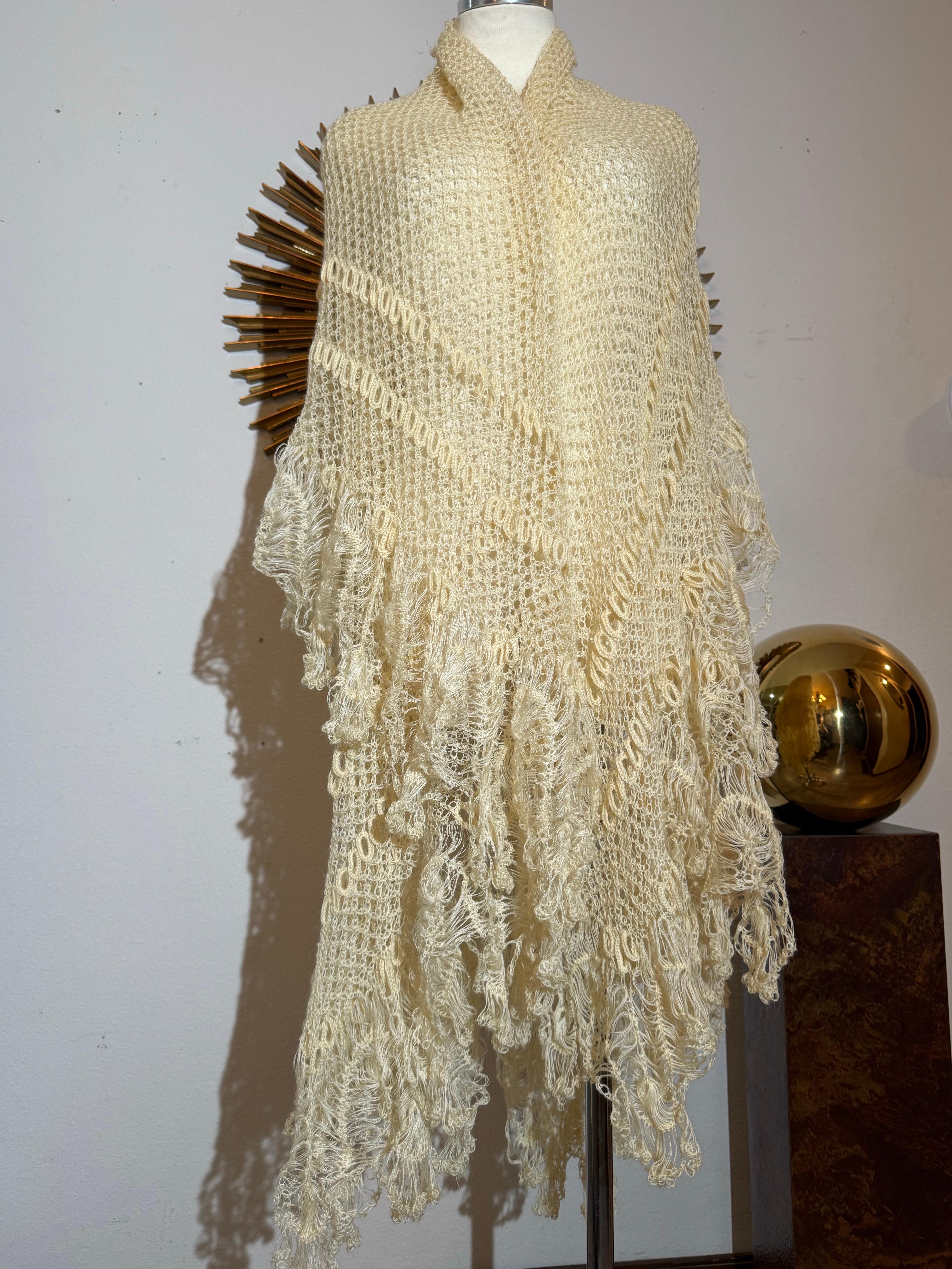 Late 1800s Victorian Buttercream Mohair Crochet Fichu in Intricate Patterns In Excellent Condition For Sale In Gresham, OR