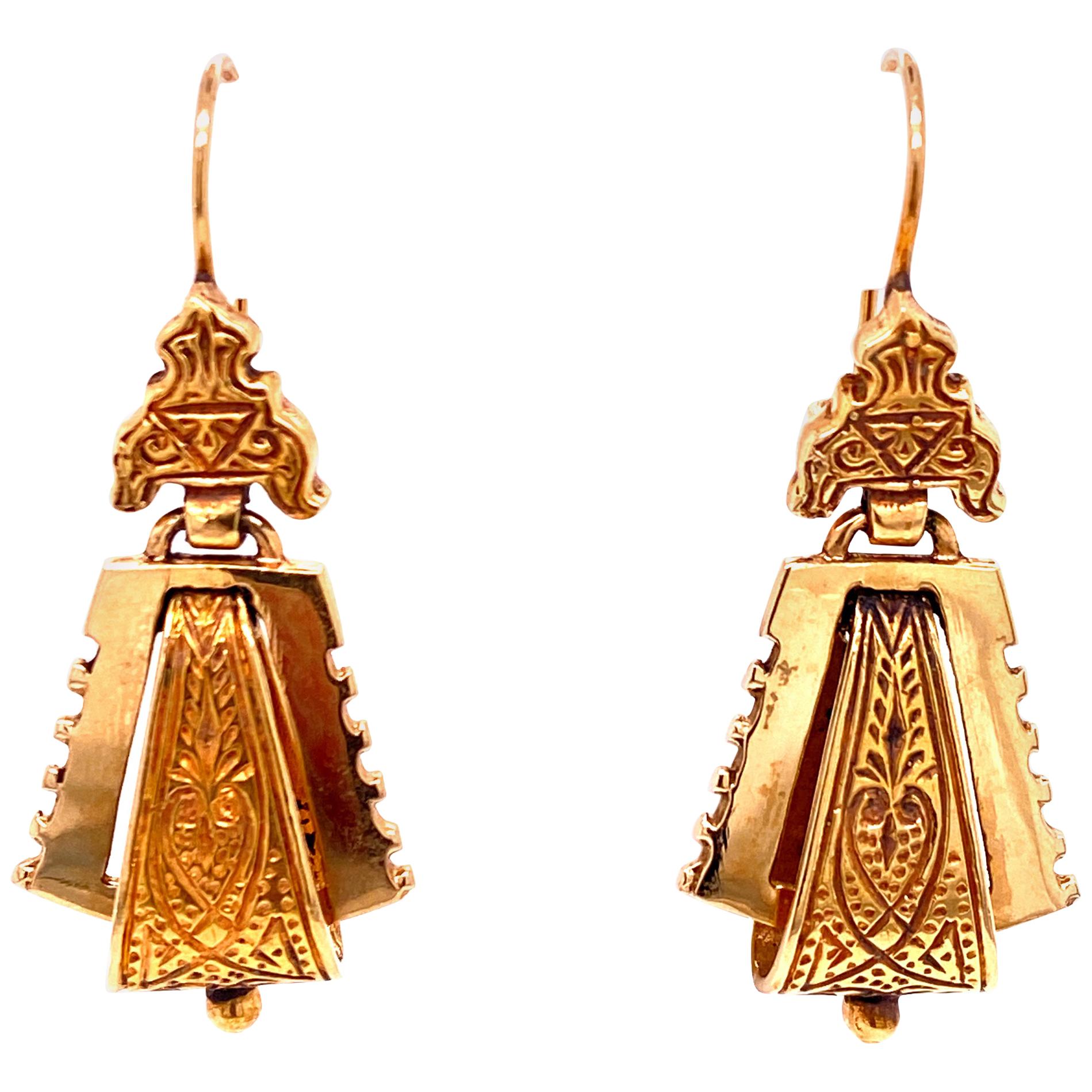 Late 1800s Victorian Dangle Engraved Earrings 14 Karat Yellow Gold