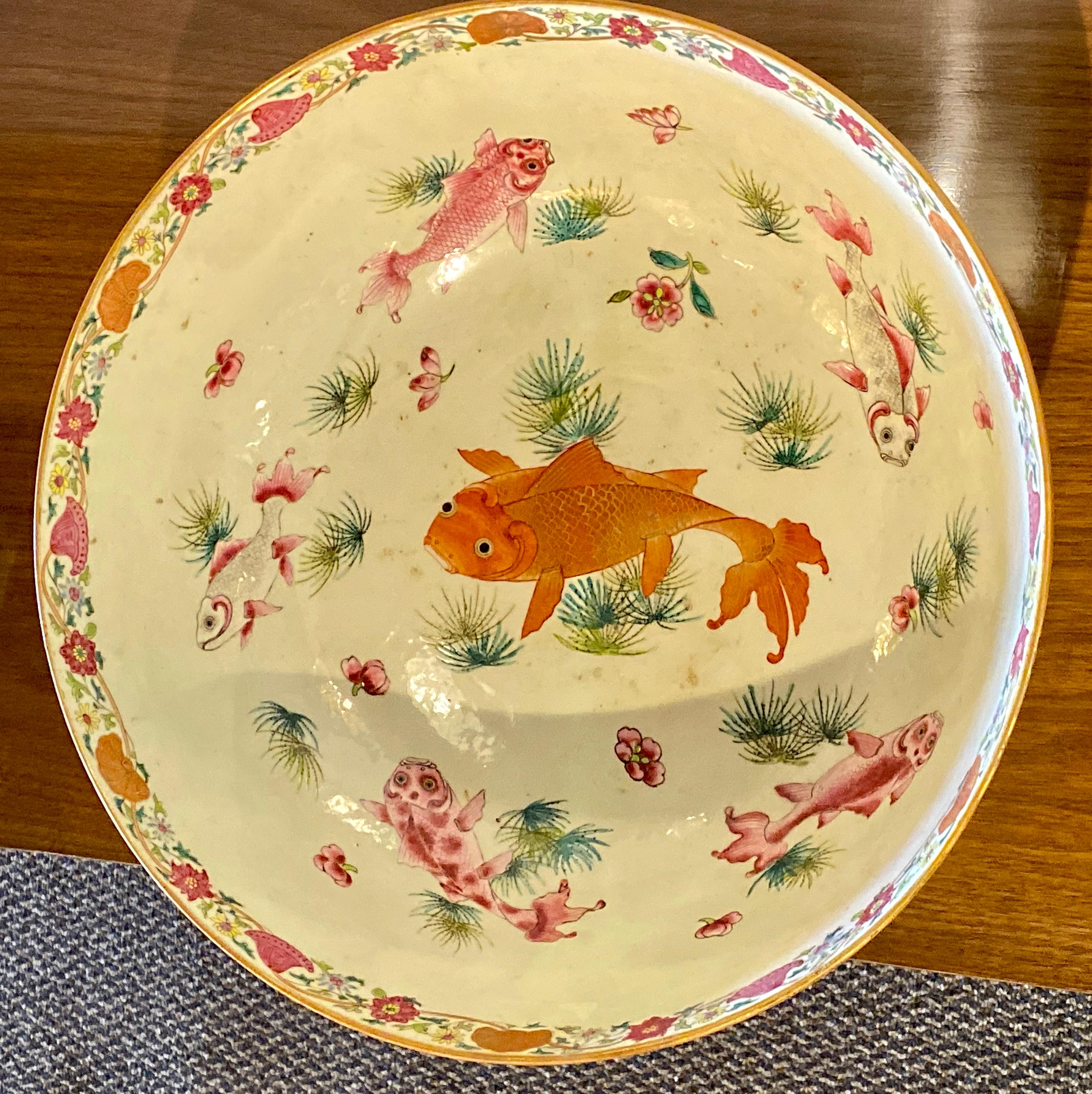 19th Century Famille Rose Chinese Export Punch, Koi Decorated In Good Condition For Sale In Stamford, CT