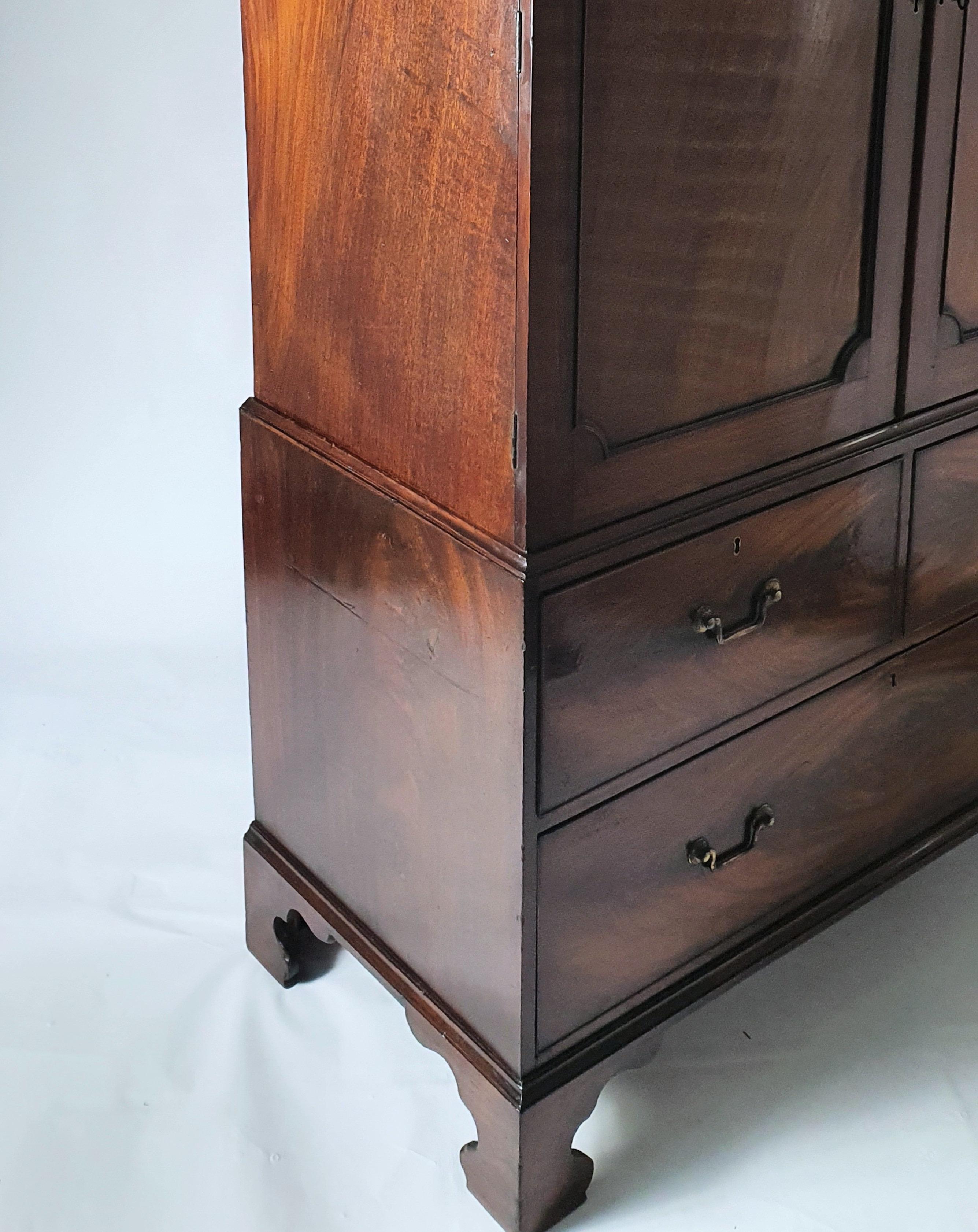 Late 18th Century English Flame Mahogany Linen Press For Sale 3
