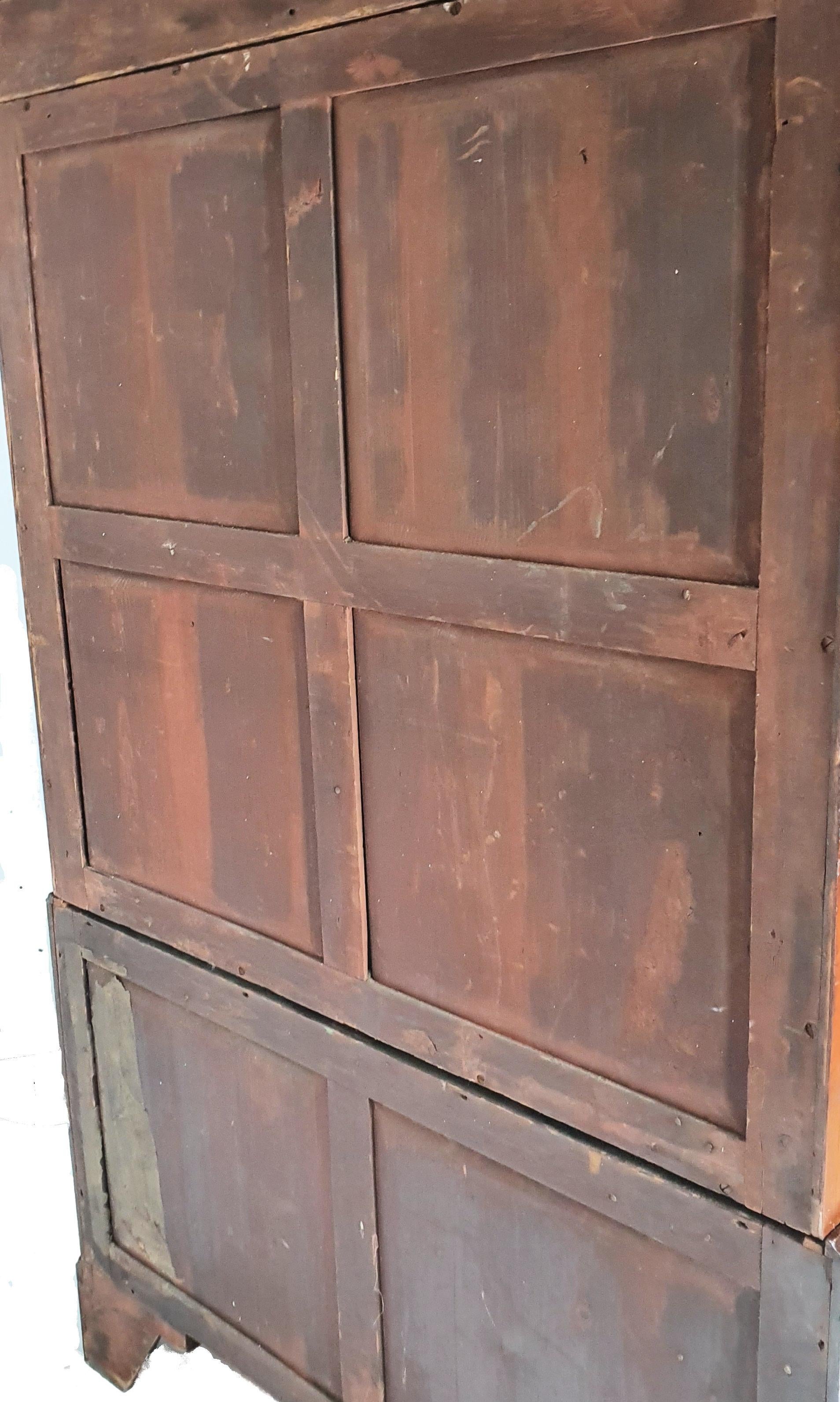 Late 18th Century English Flame Mahogany Linen Press For Sale 4