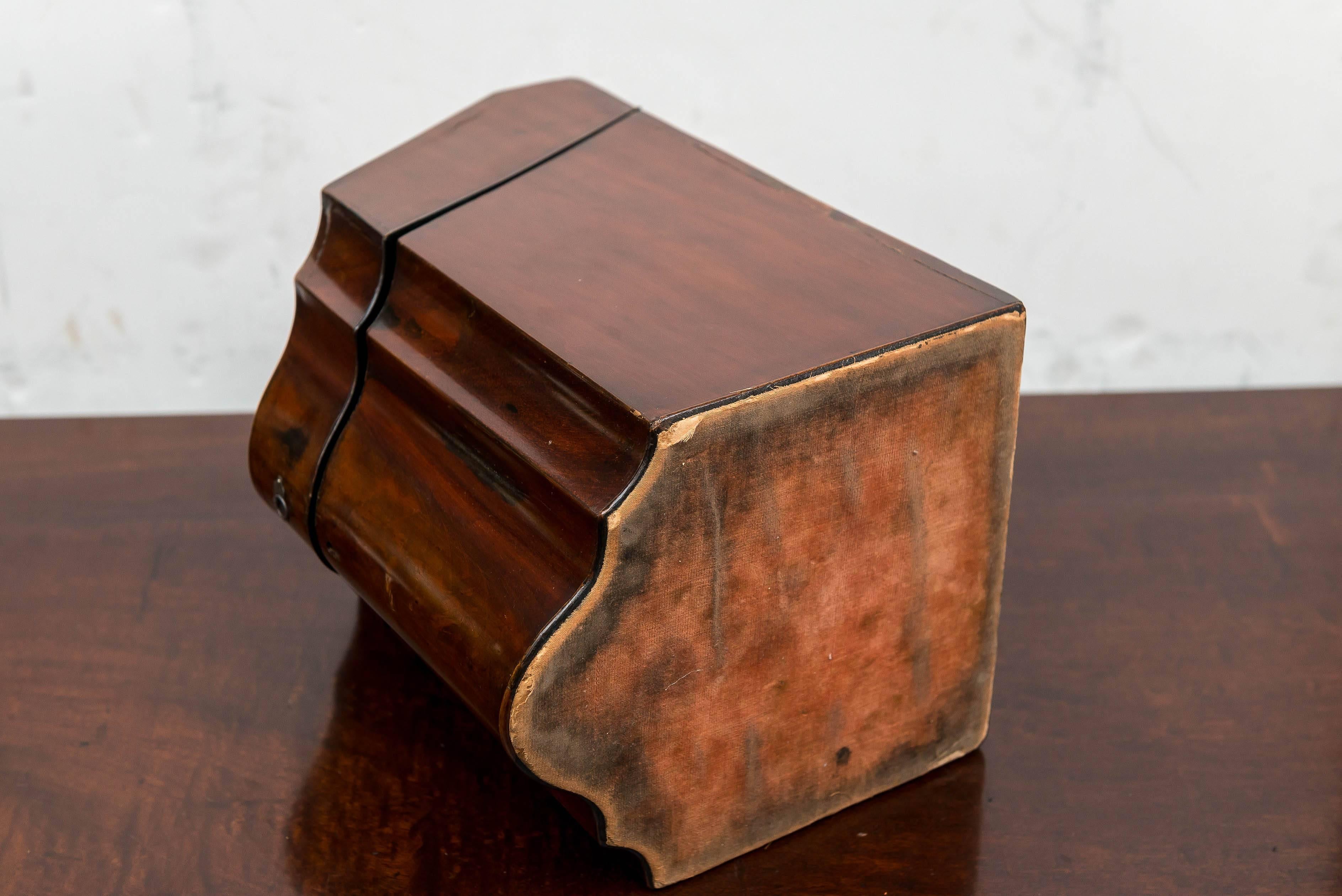 Late 18th Century English George III Mahogany Knife Box Fitted Out for Letters For Sale 3