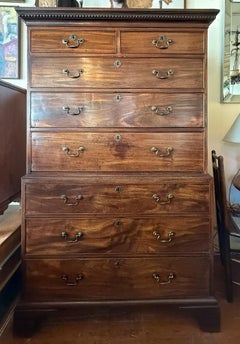 Fin du 18ème siècle A.I.C. Mahogany Chest on Chest