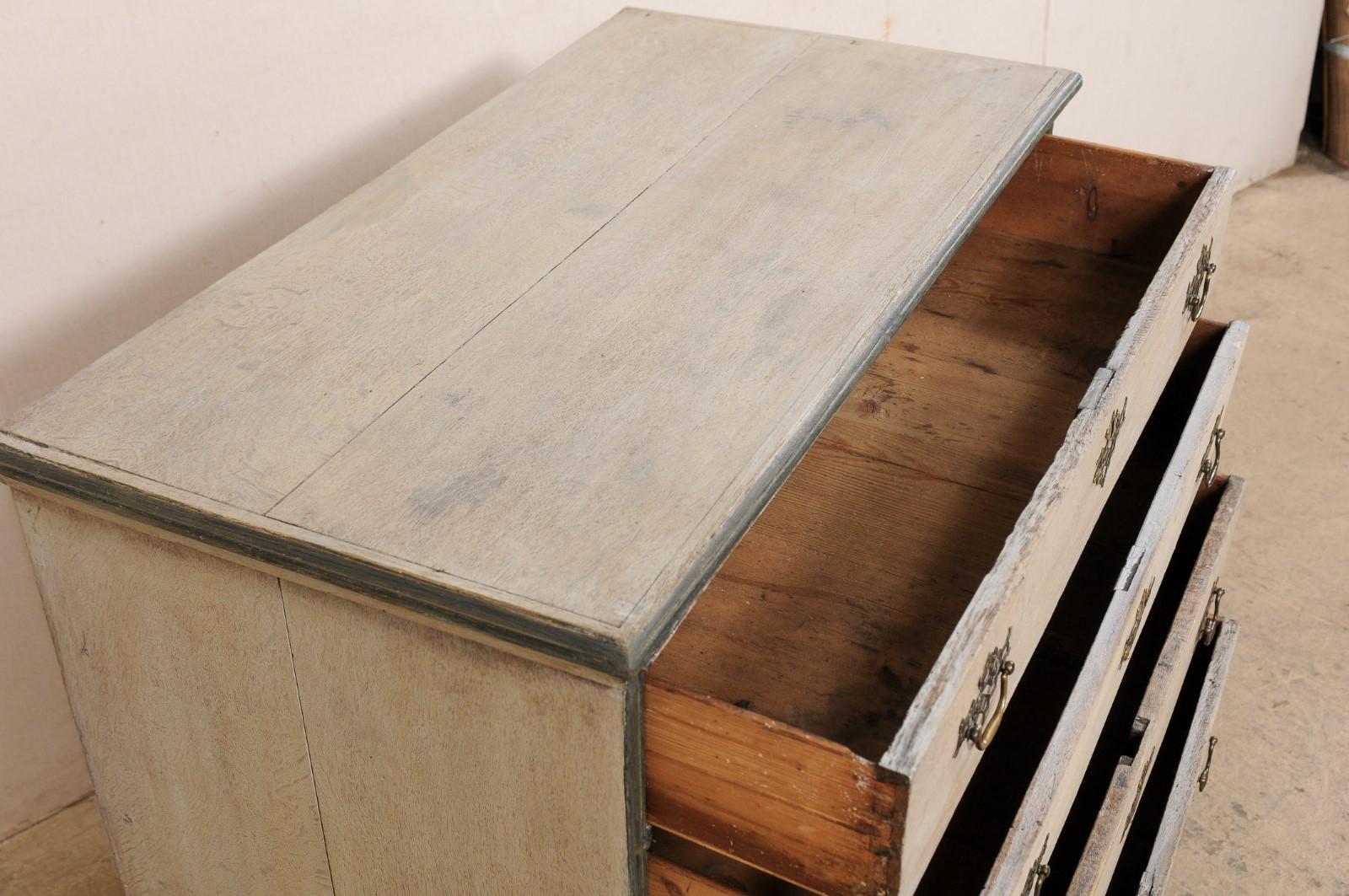 Englische bemalte Holztruhe aus dem späten 18. Jahrhundert mit vier Schubladen, auf Bügelfüßen stehend  im Angebot 4
