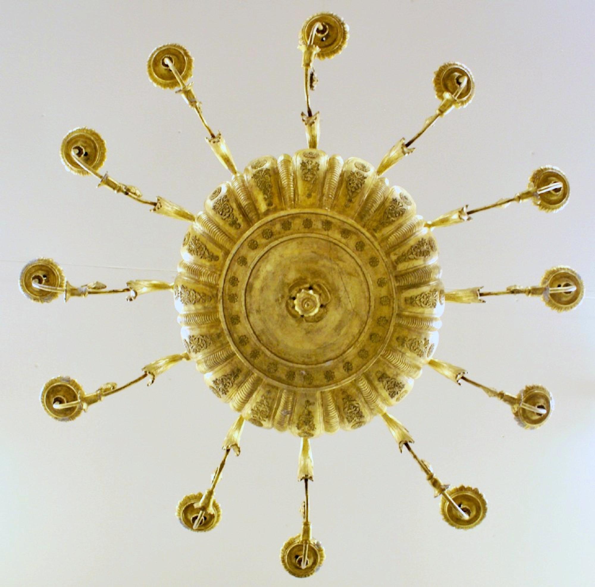 Late 18th Century European Gilt Wood Chandelier In Good Condition In London, GB