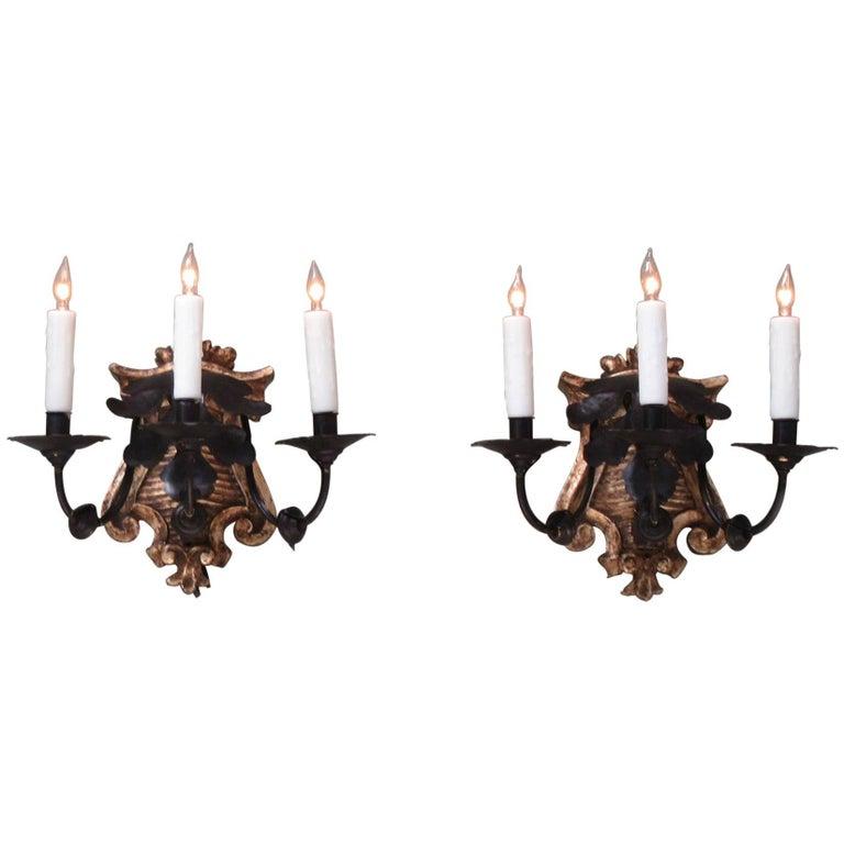 Neoclassical Late 18th Century Set of Four Italian Baroque Silvered Giltwood and Tole Sconces For Sale