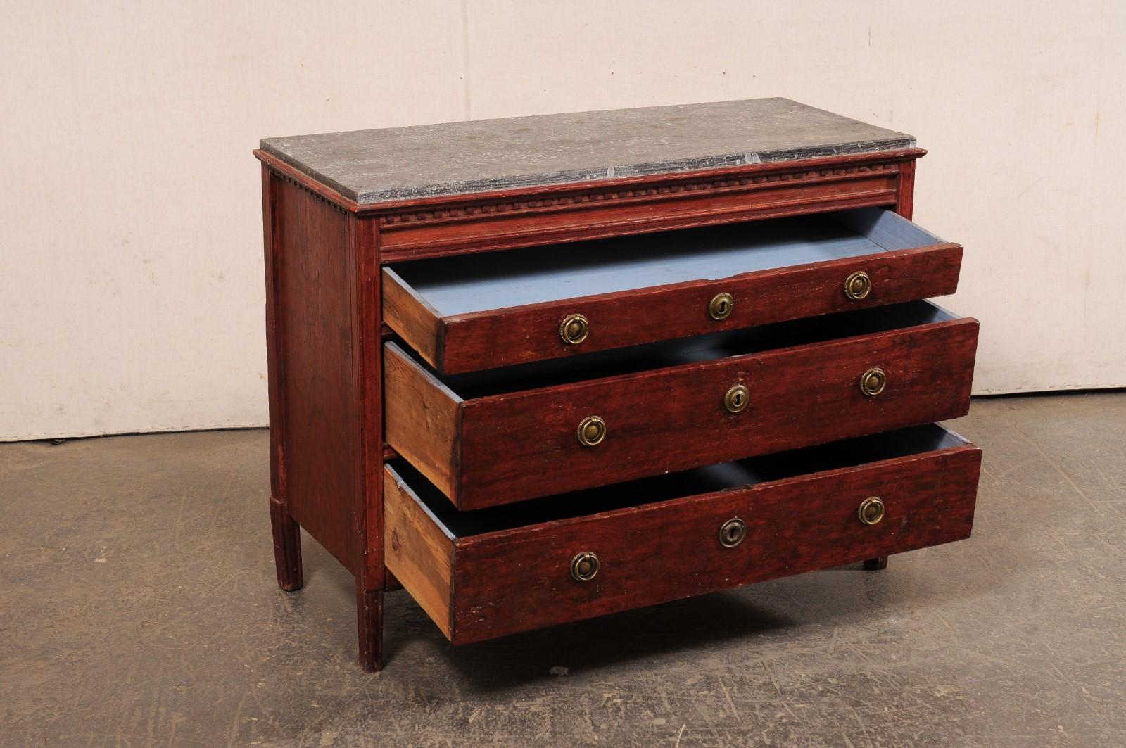 Late 18th C. Swedish Chest w/Traditional Swedish-Red Color &Faux-Marble Top (Gustavianisch) im Angebot