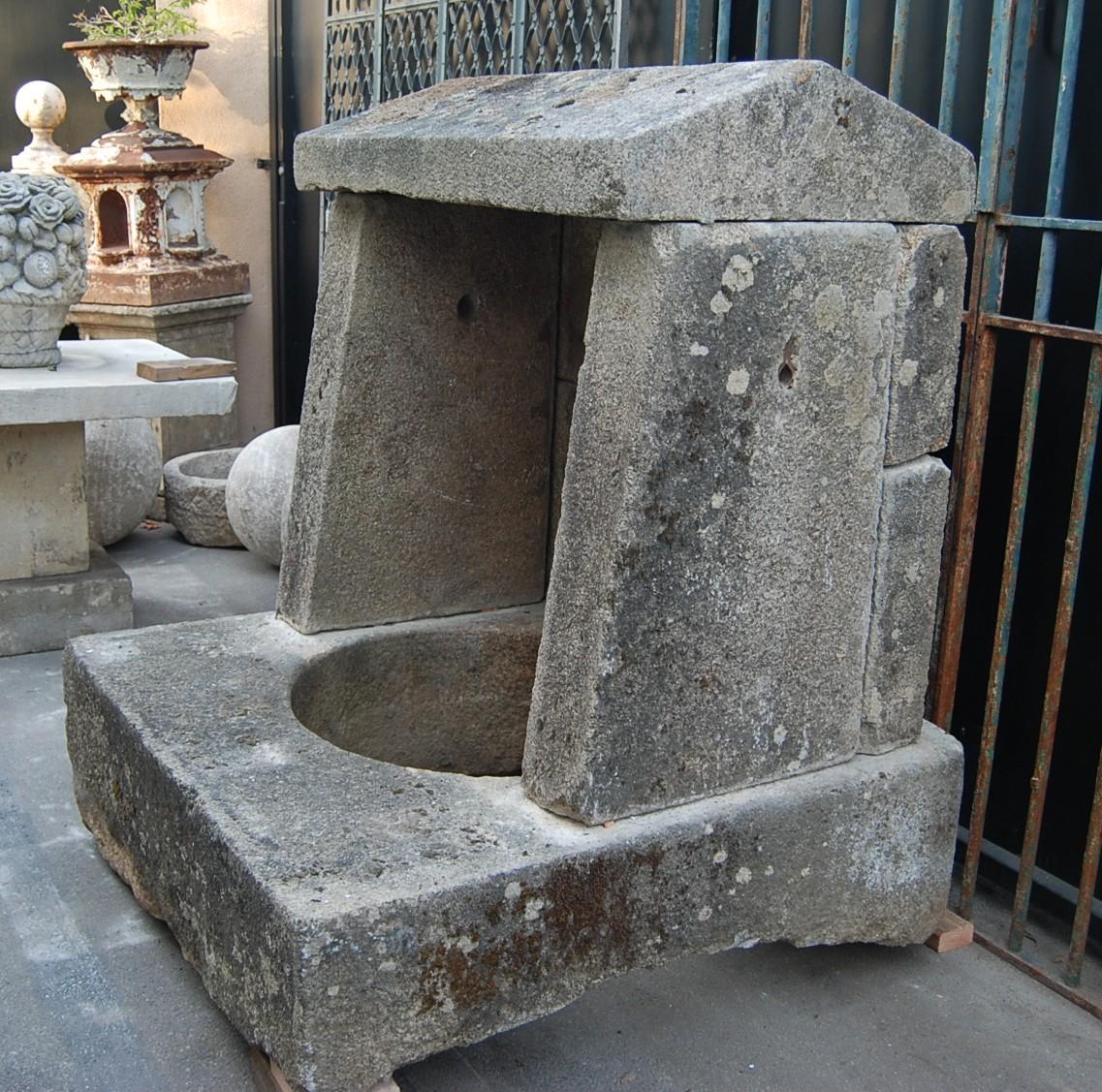 Wellhead Hand Carved Stone Planter Basin Antiques Fire Pit Niche Antique Melrose In Good Condition In West Hollywood, CA