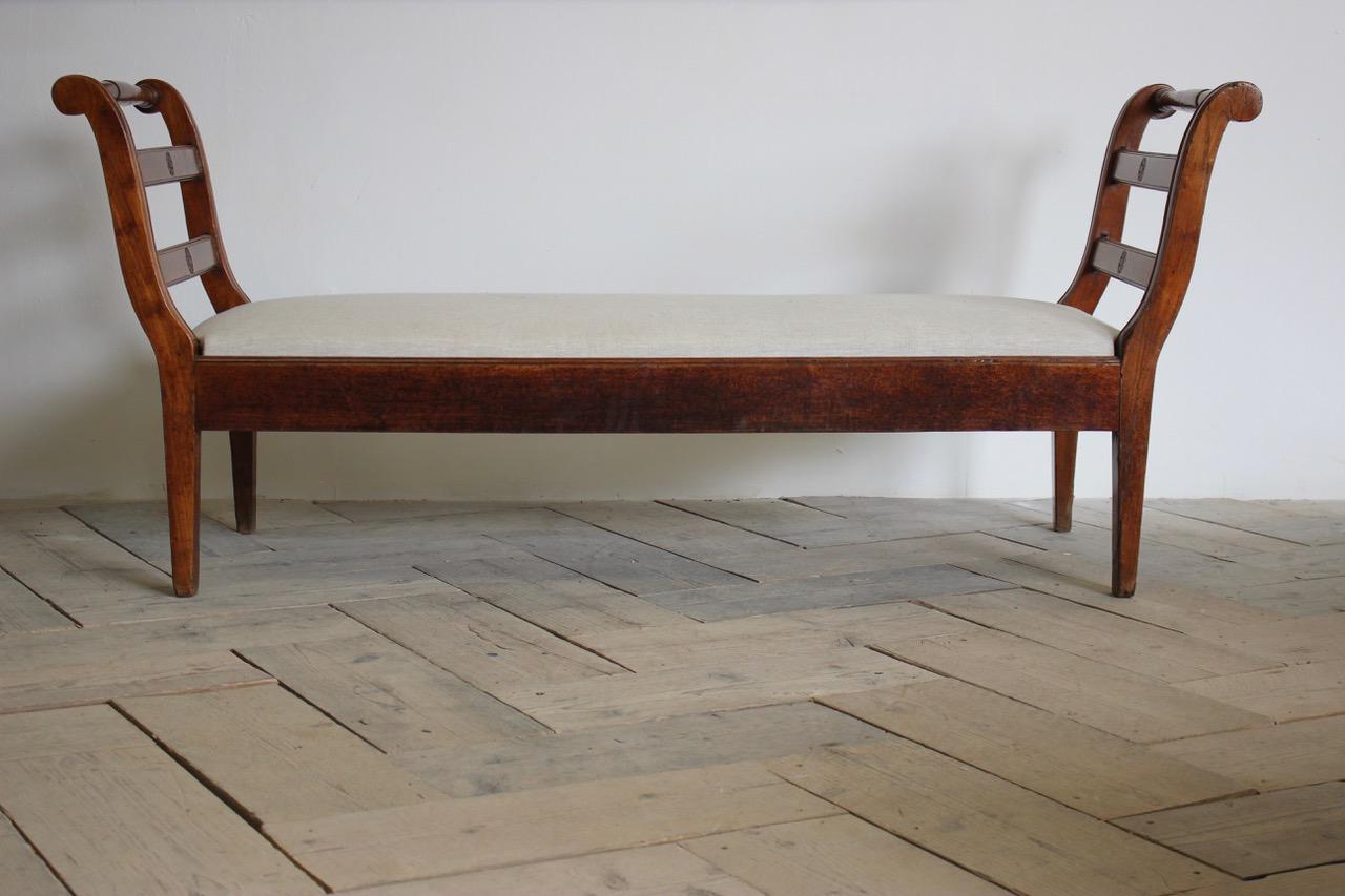 Late 18th Cent French Provincial Walnut Daybed 3