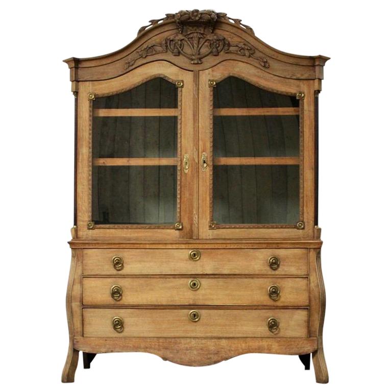 Late 18th Century Louis XVI Display Cabinet in Bleached Oak For Sale