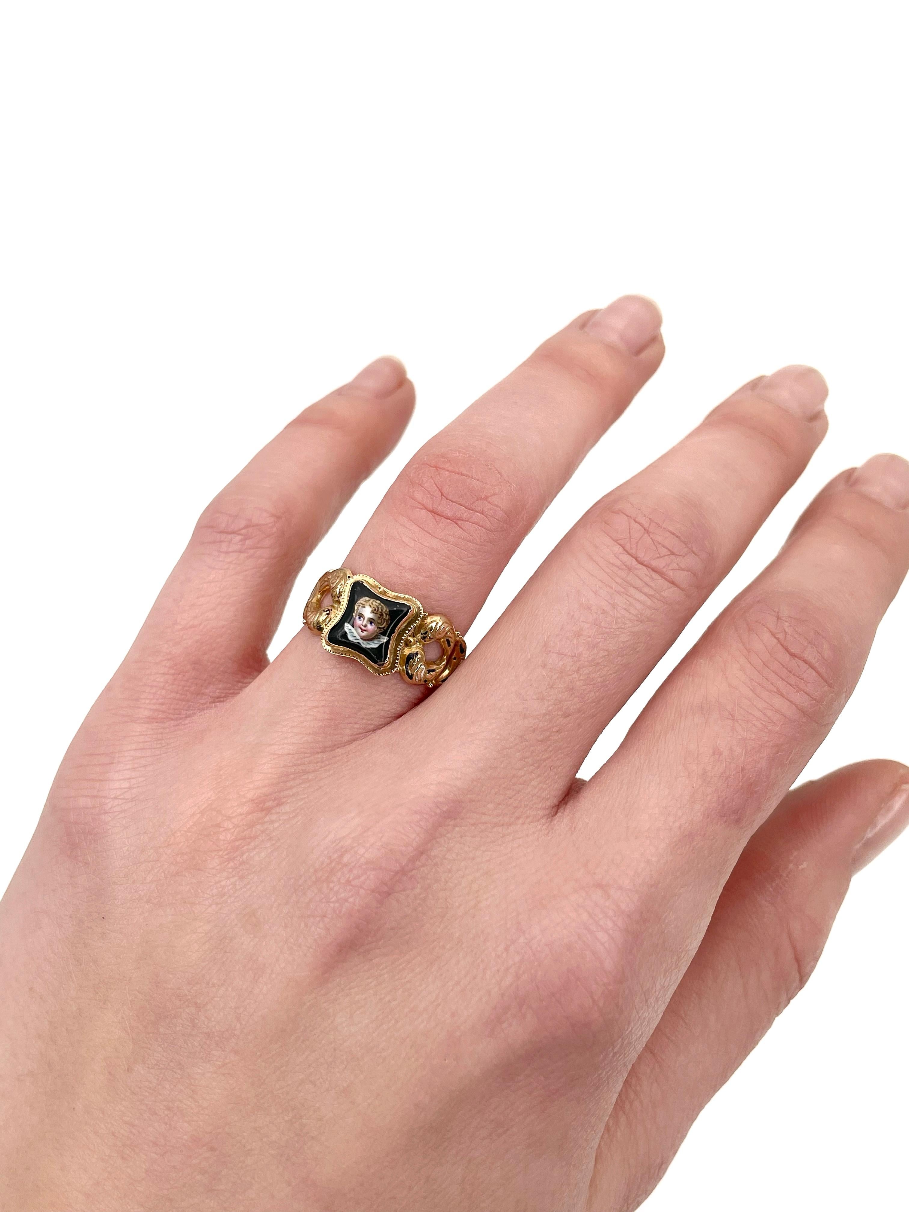 Late 18th Century 18 Karat Gold Miniature Portrait Enamel Ring In Good Condition In Vilnius, Vilniaus apskr.