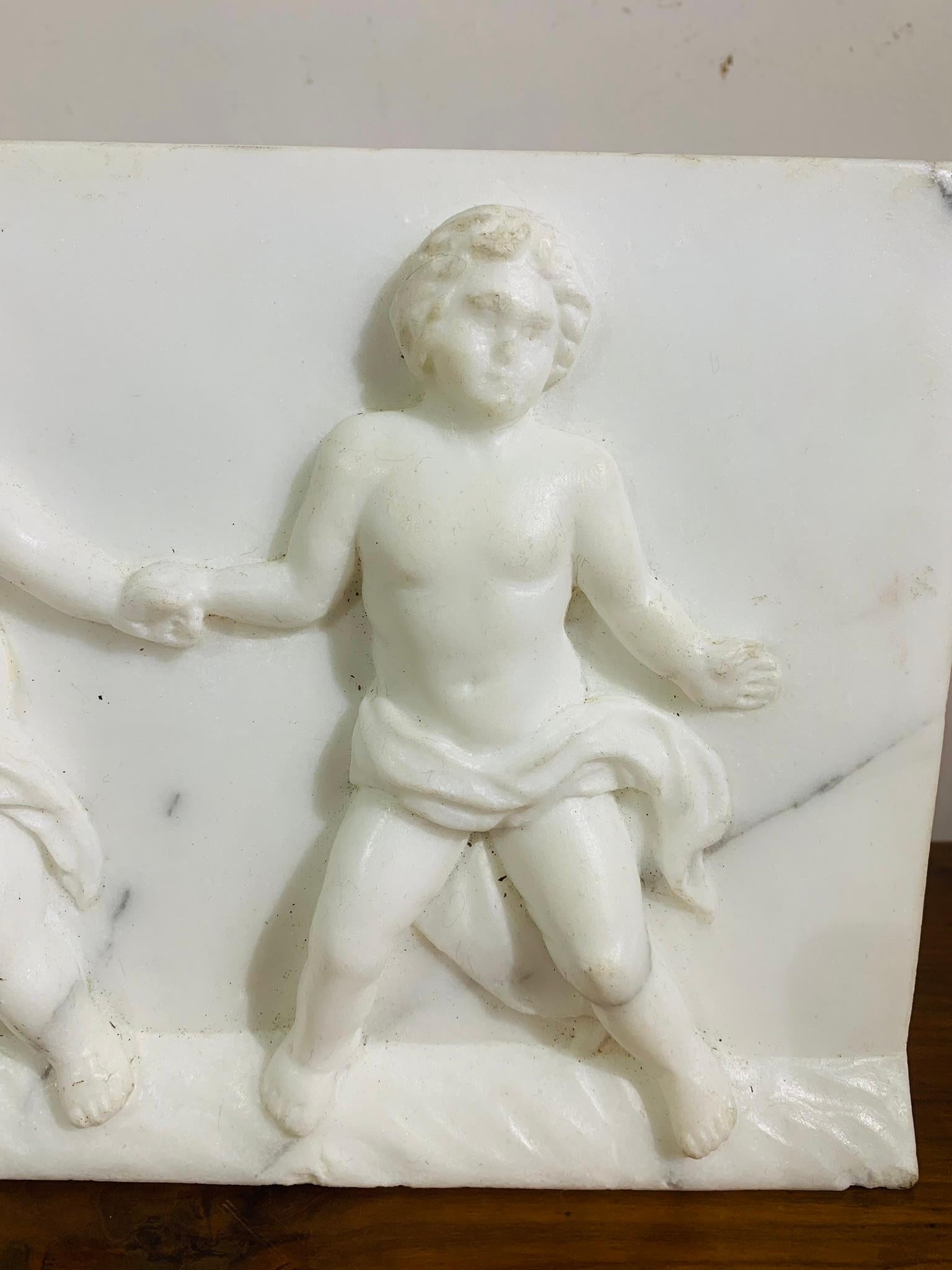 Late 18th Century, Alegory of Friendship, Bas-relief in Carrara Marble For Sale 1