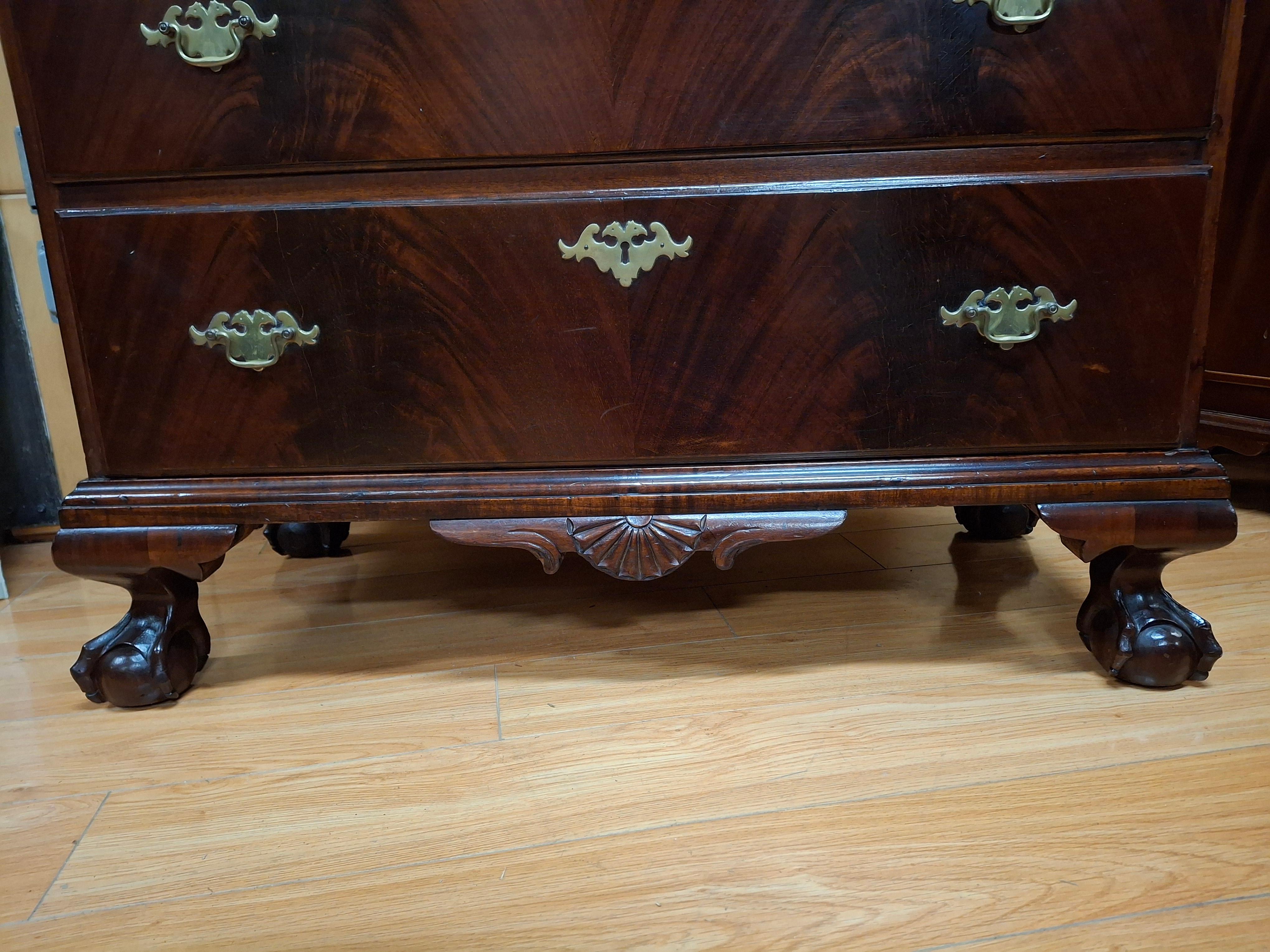 Late 18th Century American Chippendale Mahogany Chest on Chest 3