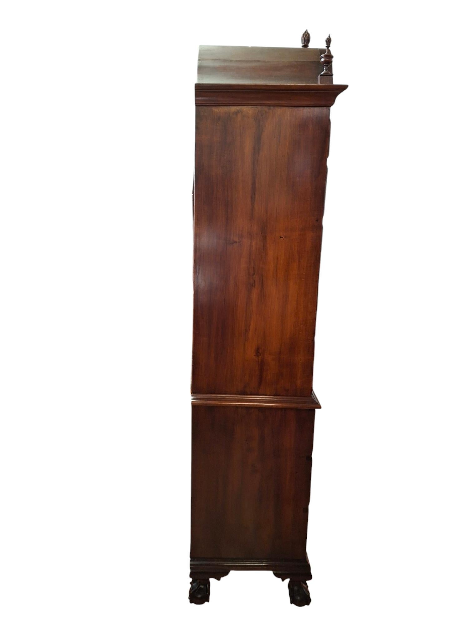 Late 18th Century American Chippendale Mahogany Chest on Chest 5