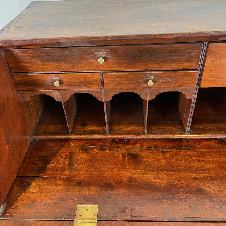 Late 18th Century American Mahogany Slant Front Desk For Sale 5