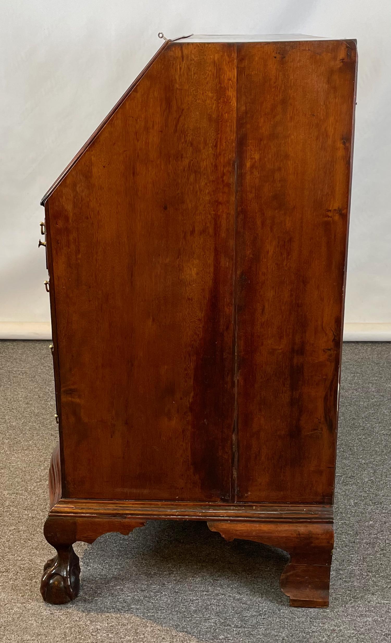 Late 18th Century American Mahogany Slant Front Desk In Good Condition In Kilmarnock, VA