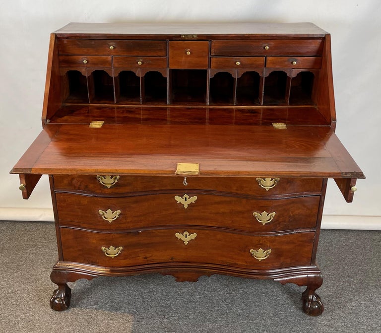 Late 18th Century American Mahogany Slant Front Desk For Sale 3