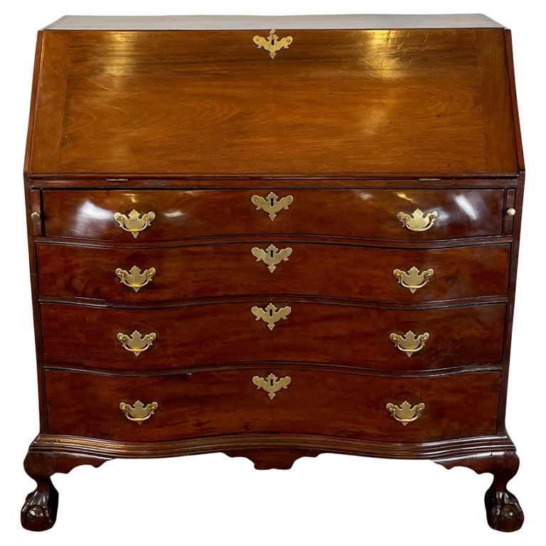 Late 18th Century American Mahogany Slant Front Desk For Sale