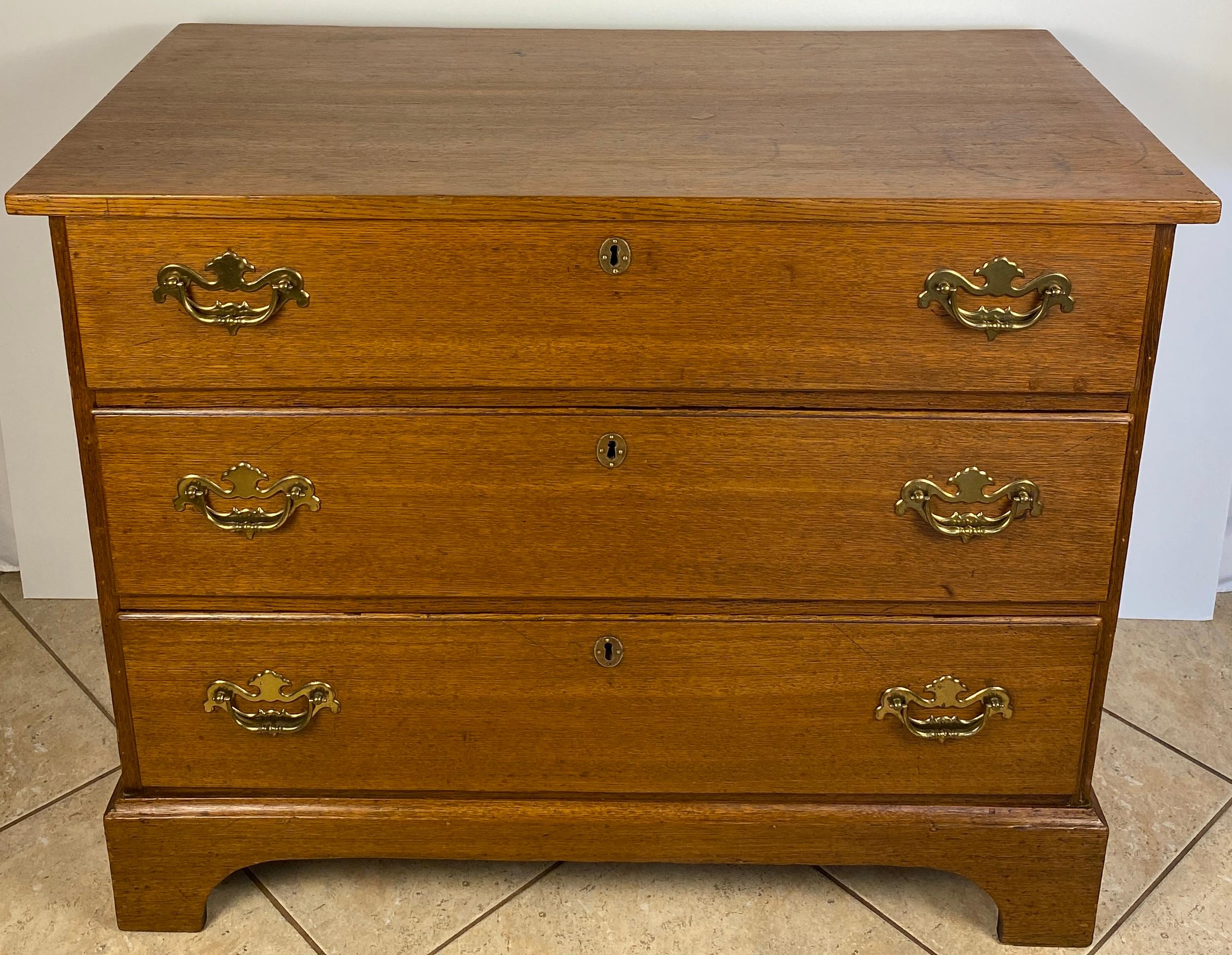 Quercia Cassettiera in Oak americana della fine del XVIII secolo, CIRCA 1770 in vendita