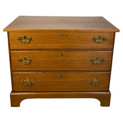Commodes and Chests of Drawers