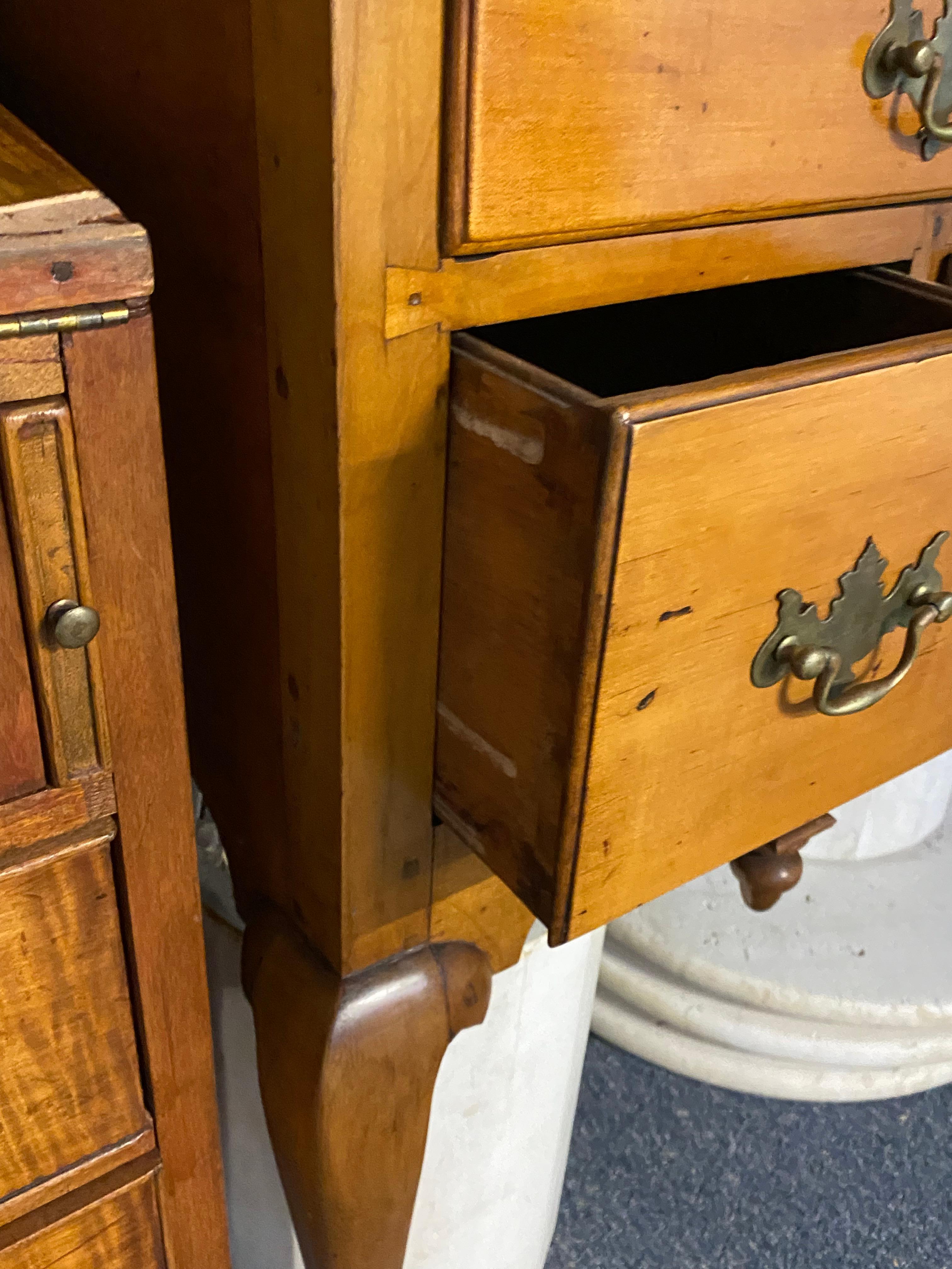 Late 18th Century American Queen Anne Flat Top Maple Highboy Double For Sale 6