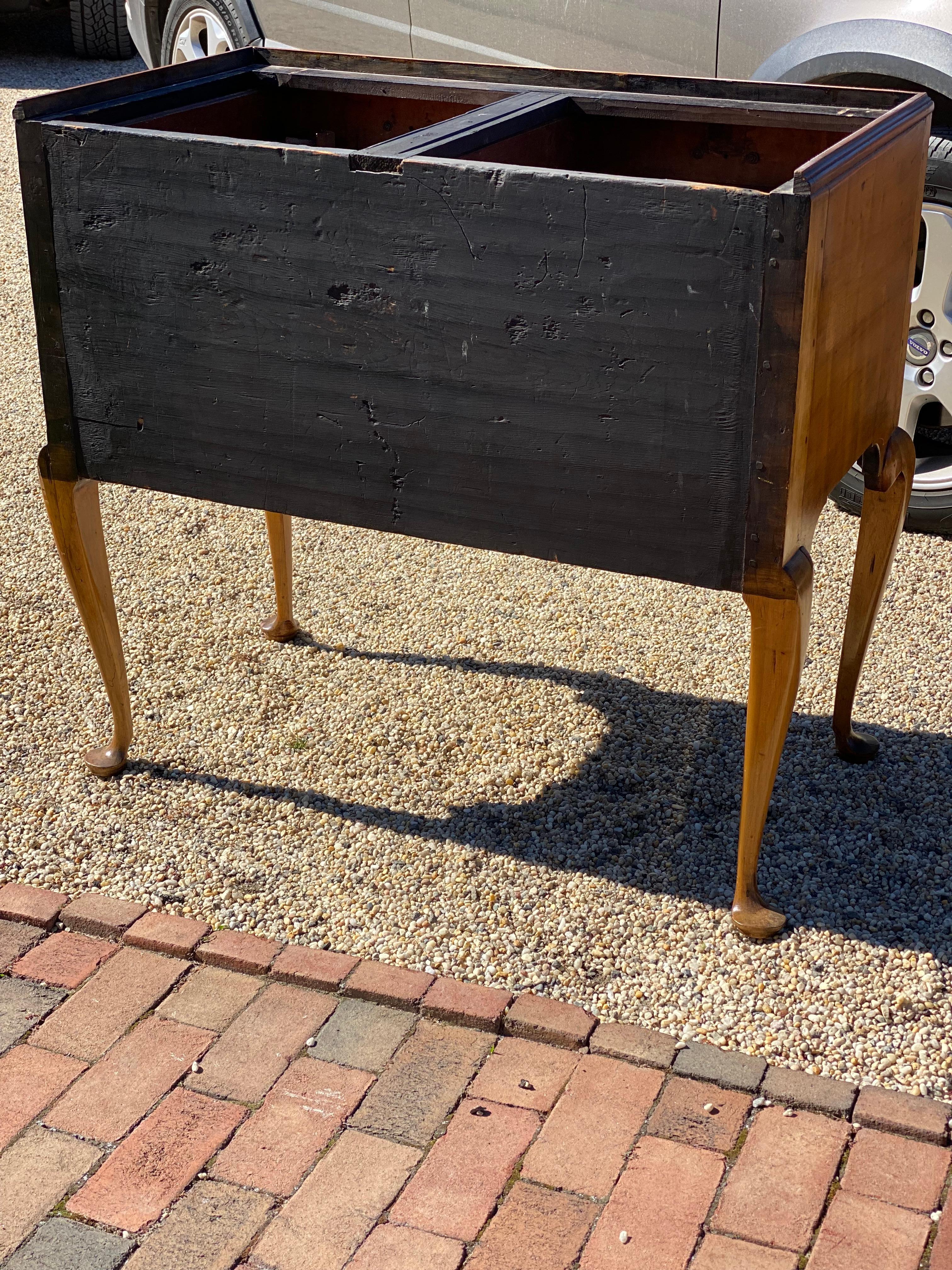 Late 18th Century American Queen Anne Flat Top Maple Highboy Double For Sale 8