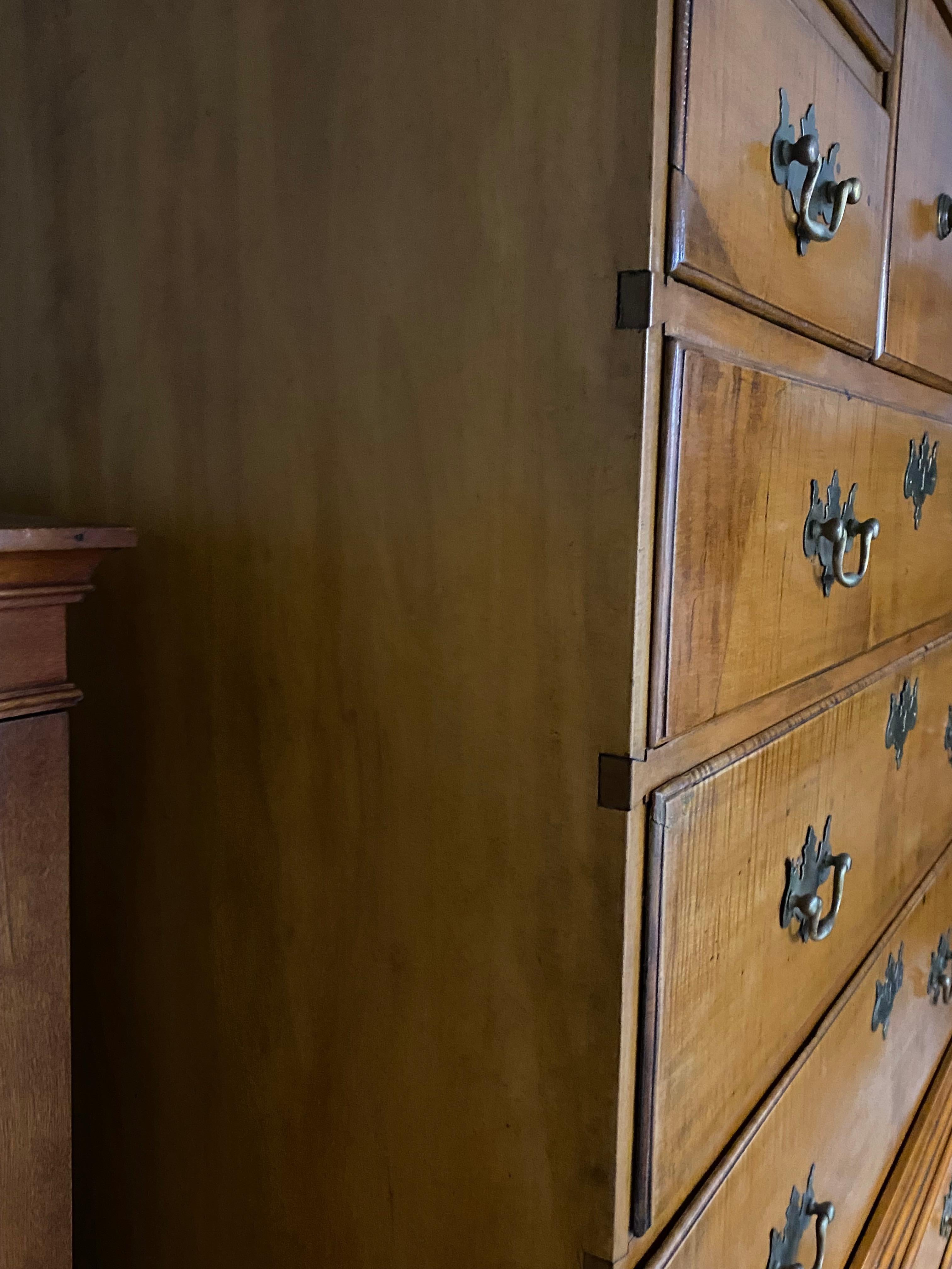 Late 18th Century American Queen Anne Flat Top Maple Highboy Double For Sale 10